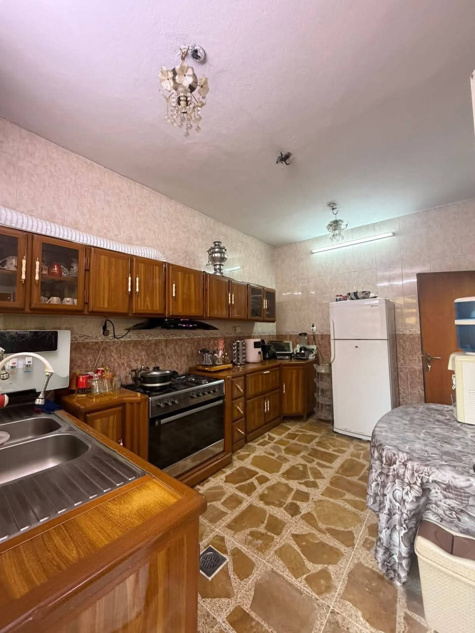 #عروضات_مكتب_قصر_نينوى
✨🏡 – دار ركن للبيع 🏡✨

📍 الموقع: حي الحدباء

📐 مساحة  دار:162متر

📏 واجهة مميزة:10 م

طابق الاول 

غرفة نوم

مطبخ حار 

هول واسع

استقبال راقٍ

خدمات متكاملة

🔹 مواصفات الطابق الثاني:

3 غرف نوم فاخرة 

خدمات متكاملة

ر للاستفسار 

📞 للحجز والاستفسار والمعاينة:

*********** 
***********واتساب 
***********

