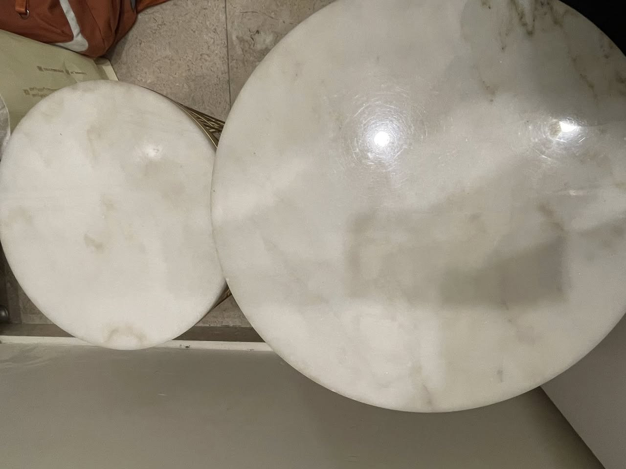 طبلات جانبية عدد ٢ القاعدة حديد لون ذهبي والسطح مرمر ثقيل بدون اي ضرر للبيع السعر خاص


**إذا كنت صاحب هذا الإعلان وتريد حذفه لأي سبب، رجاءا أرسل رسالة إلى الدعم الفني**