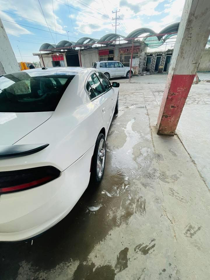 السلام عليكم

جارجر 17 اصل 

متوىمه وكامله شرط اطلع وين مايعجبك 

كص جنطه 

محرك وكير كفاله ٥٧٠٠وشرط نسه صراف برمجه وكأمل 

شاشه + كأمره 

تبريد ثلج 

مابيها نقص 

+ تخم تاير 

باتري جديد 

 السياره تحجي عن نفسها 

السعر 66وبيها مجال 
مكاني الدوانيه  
***********
