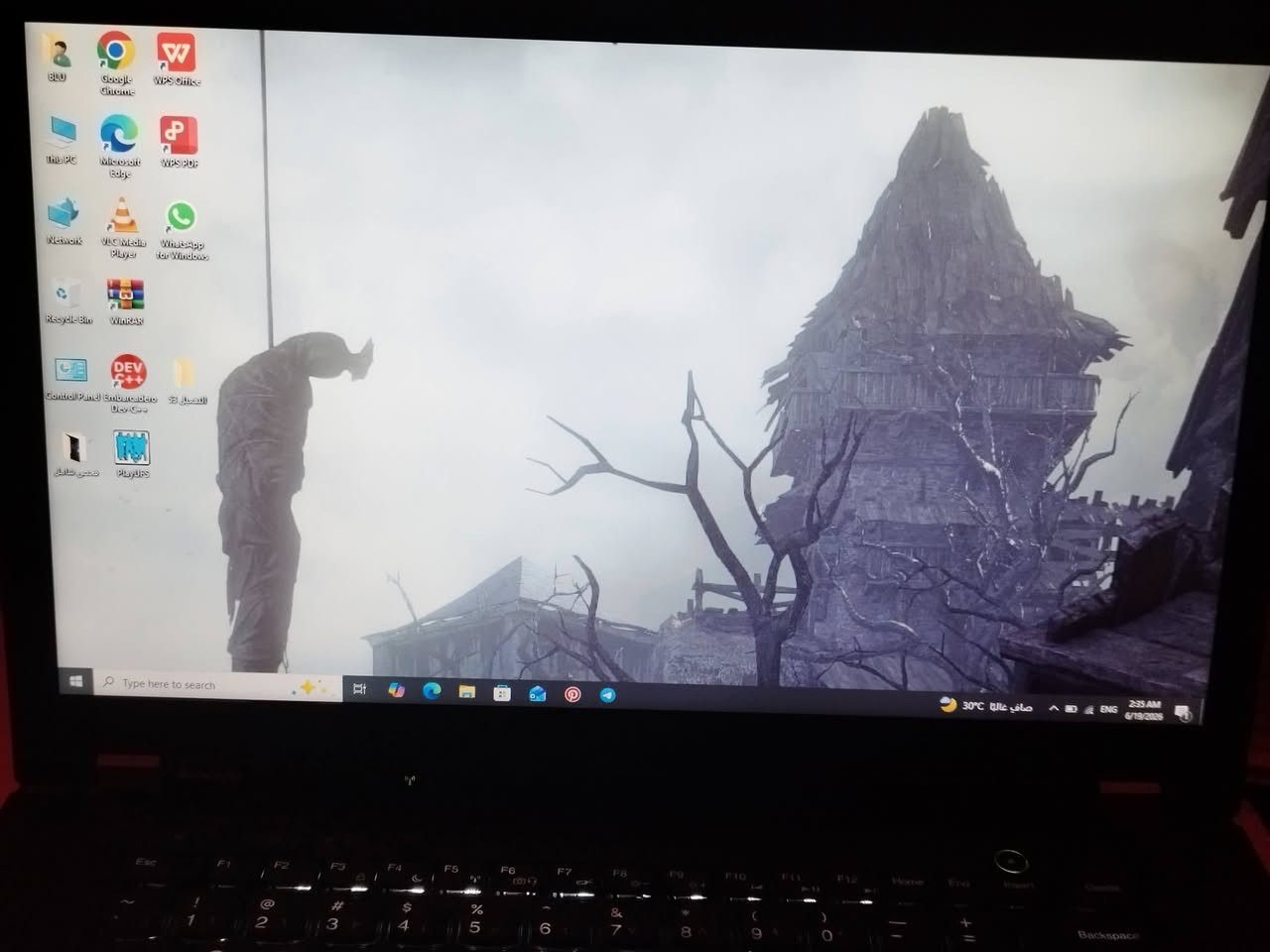 💻 لابتوب  (لينوفو) نظيف جداً للبيع 💻
الجهاز شغال 100% وما بيه أي نقص أو عيب، سريع جداً بالإقلاع والفتح بفضل هارد الـ SSD. ممتاز جداً للدراسة، البحوث، التصفح، أعمال المكتب، البرمجة الخفيفة، وتشغيل الألعاب الكلاسيكية.
📊 المواصفات الفنية (Specifications):
المعالج: Intel Core i7-3520M CPU @ 2.90GHz (معالج قوي للأعمال اليومية والدراسة).
الذاكرة العشوائية (RAM): 8GB DDR3.
الهارد (التخزين): SSD سريع جداً بسعة 240GB (النظام سريع ومستقر).
كارت الشاشة (ينطيك كارتين):
كارت منفصل: NVIDIA NVS 5400M (1GB فليت).
كارت داخلي: Intel HD Graphics 4000.
النظام: Windows 10 نسخة 64-bit مفعلة وجاهزة للاستخدام.
🔋 الملحقات والنظافة:
النظافة الخارجية: [نظيف حيل واستعمال شي قليل 
البطارية: [حيل زينه].
يجي وياه الشاحن الأصلي.
💰 السعر: [175] (بيه مجال بسيط للشراي).
#ادمن


**إذا كنت صاحب هذا الإعلان وتريد حذفه لأي سبب، رجاءا أرسل رسالة إلى الدعم الفني**