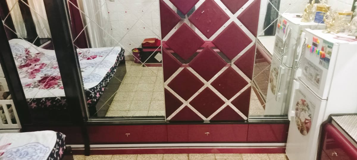 غرفه تركيه اصليه ،،مثل ما موضح بالصوره ،،للاستفسار مراسله الصفحه او اتصال على ***********
