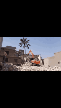 هدم المباني ورفع الا نقاذ وحفر جفره وترميم  النسب السعار شقل درجه وله ...