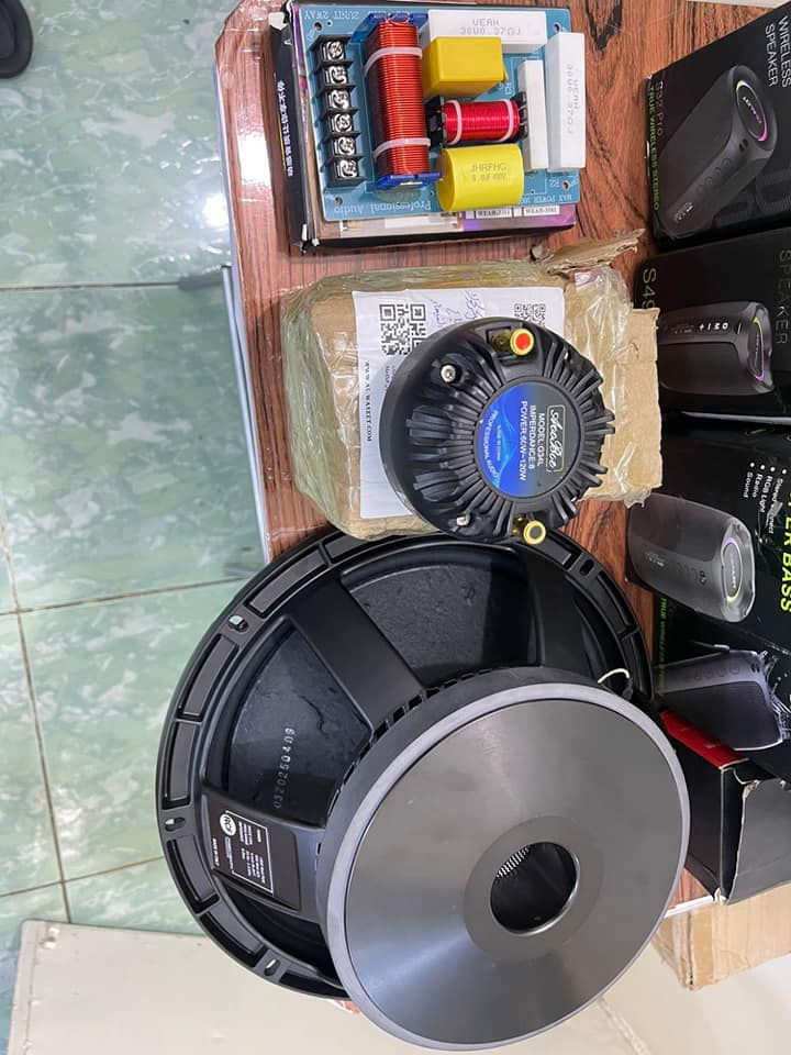 لبيع لبه بيز حجم 12مع تويتر مع كرزوفر كامل جديد غير مستعمل الاتصال *********** وات ساب
