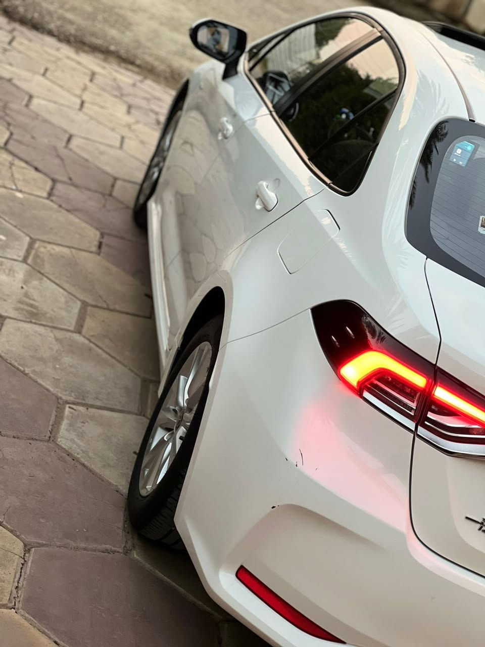 للبيع كورلا هايبرد2024 ماشيه 48000كيلو متر
فول فول مواصفات  سلايد فتحة سقف 

مواصفات
بصمة
فتحة
دخول ذكي
كامره خلفية عدستين
رادار
ابل كار بلي
نظام نقطة عمياء
نظام تحكم ستيرن
نظام تحديد مسار
توقف ذاتي
اوتو هولد
جام اوتو

قطعتين تبريد
شاشة ديجيتل
شاشة كبير
تحكم اوامر صوتيه
كشنات جلد

سايد بريك بصمة

3 انضمة قيادة (ايكو،نورمال،سبورت)+الهايبرد

مكان بغداد للأستفسار: 
واتساب ***********
