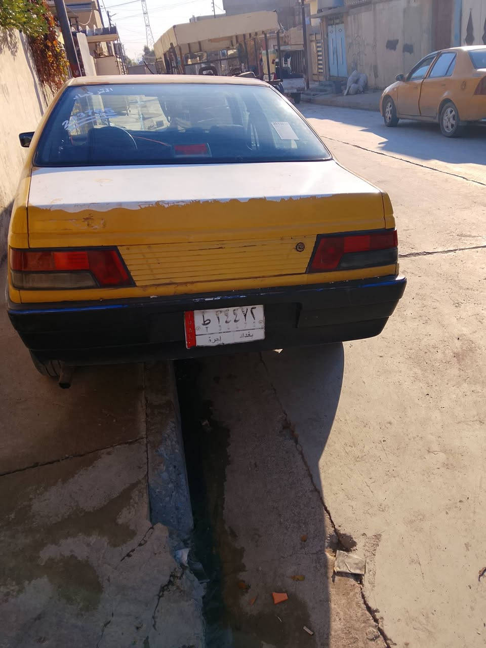 سلام وعليكم سياره بيجو روى للبيع  موديل 8 محرك ونجي كير اوتوماتيك سياره جاهزه كير محرك شرط رقم بغداد الماني كربون شرط ما مسجله شرط الوكاله والتحويل السعر 21 وهذا رقمي ***********ــــ ***********
