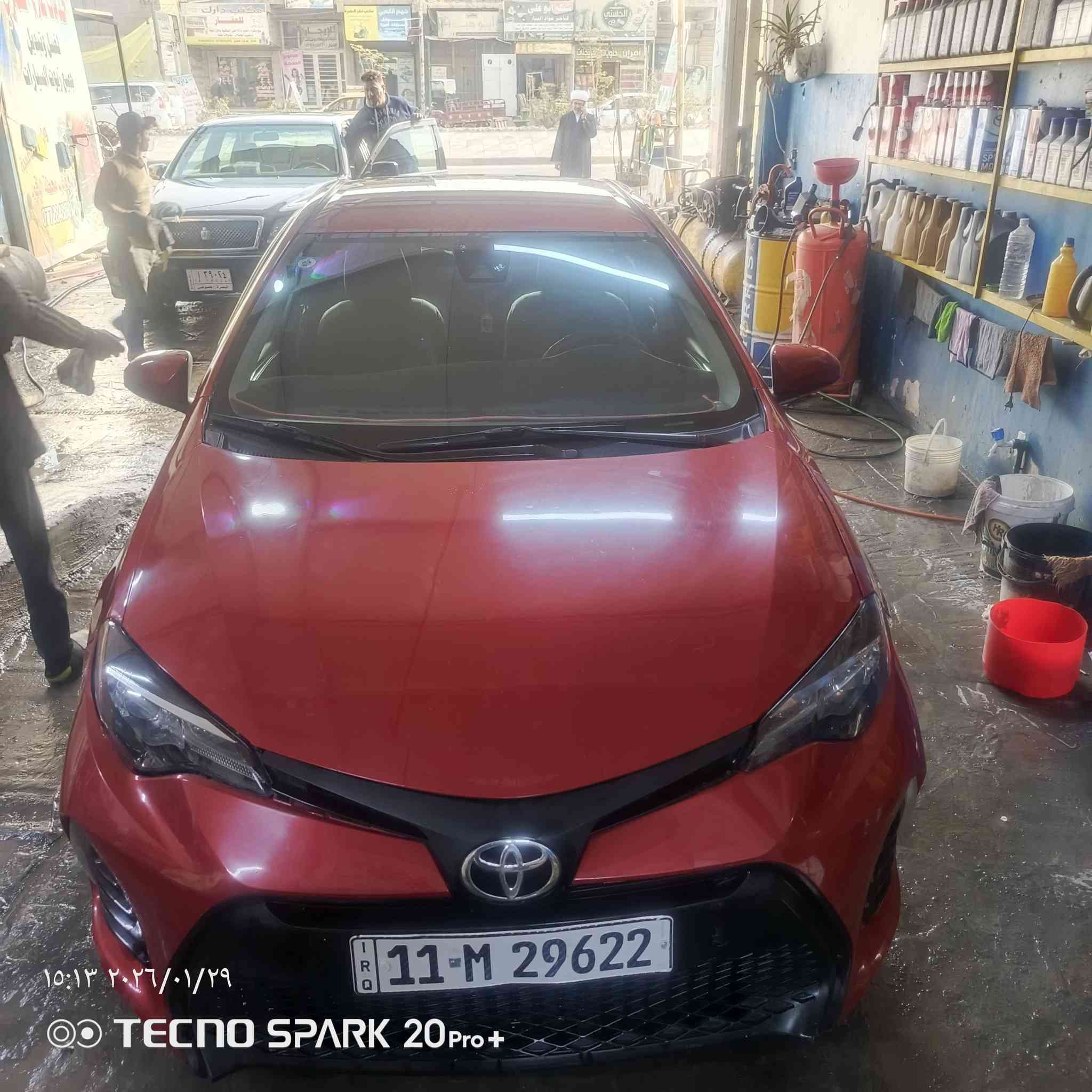 سلام عليكم البيع كورلا موديل 2019 LE سياره جديده ومامتعوبه ماشيه 77 حادثه جاملغ وبنيد وسونار جديد موجود بالمنشور شاشه وكامره وحساسات وكشنات جلد تبريد وحداديه وتخم تاير كير مكينه خير من الله سنويه لل 29 مكان السياره بغداد الشرطه الخامسه السعر 130 وبيه مجال الشراي ***********
