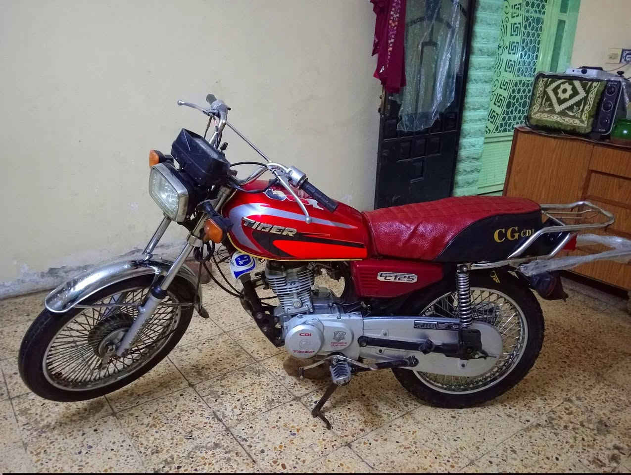 السلام عليكم اخوان تايكر 2020 ماكينه ماكينه مفتوحه بس شرط خرسه ماكينه بصمه وايرمانيه شغاله ومكاني ايسر حي البكر السعر 420 وبي مجال بسيط شراي انتصل ***********
