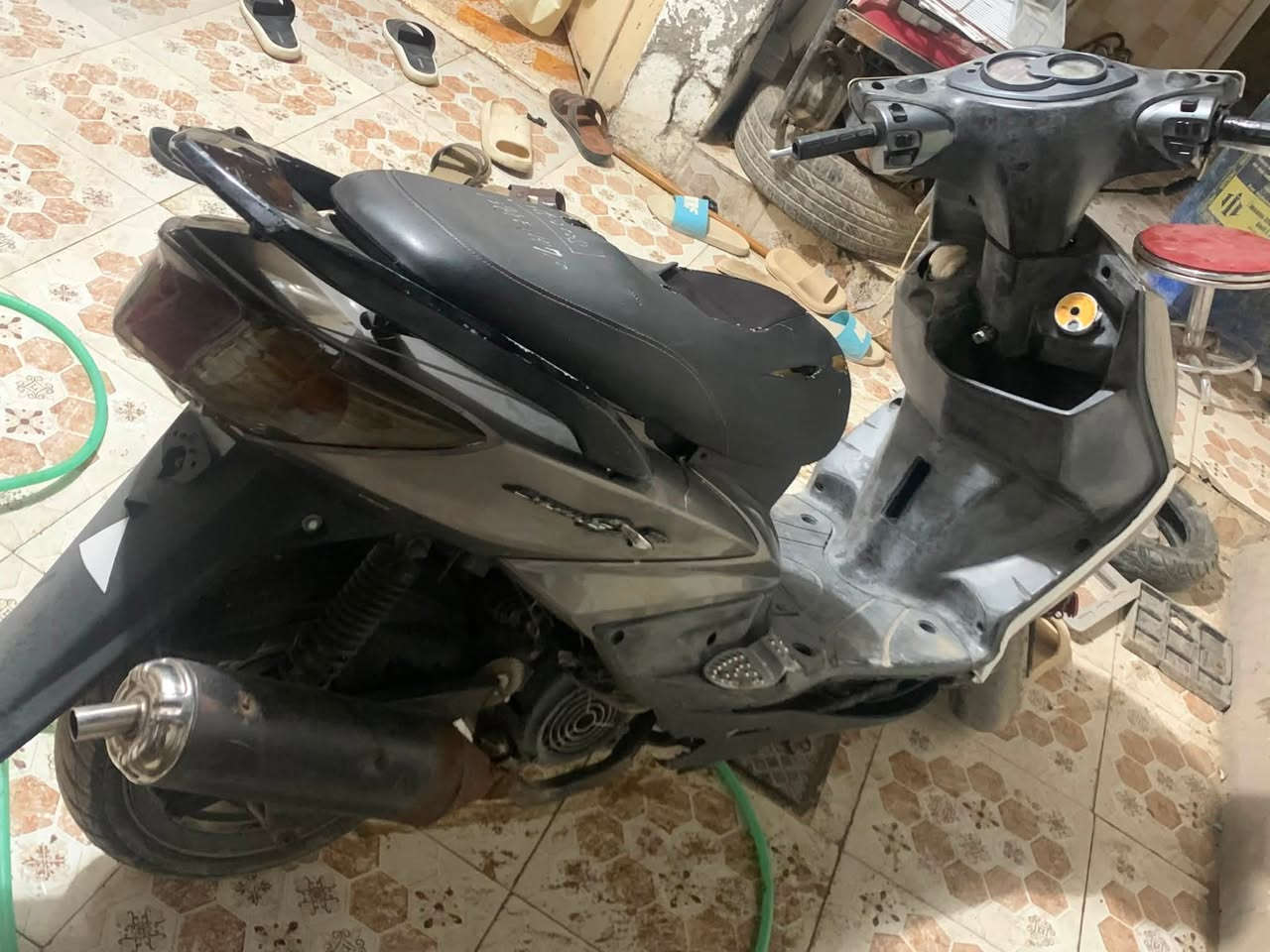 سلام عليكم سكنس فحل كابريتر كلشي كامل رياضي بوشه 58 ونص صالصنه رياضي كفرات ختم واحد دراجه نكره سلف اشاير وكلشي شغال السعر 350 بيها مجال واتساب ***********
