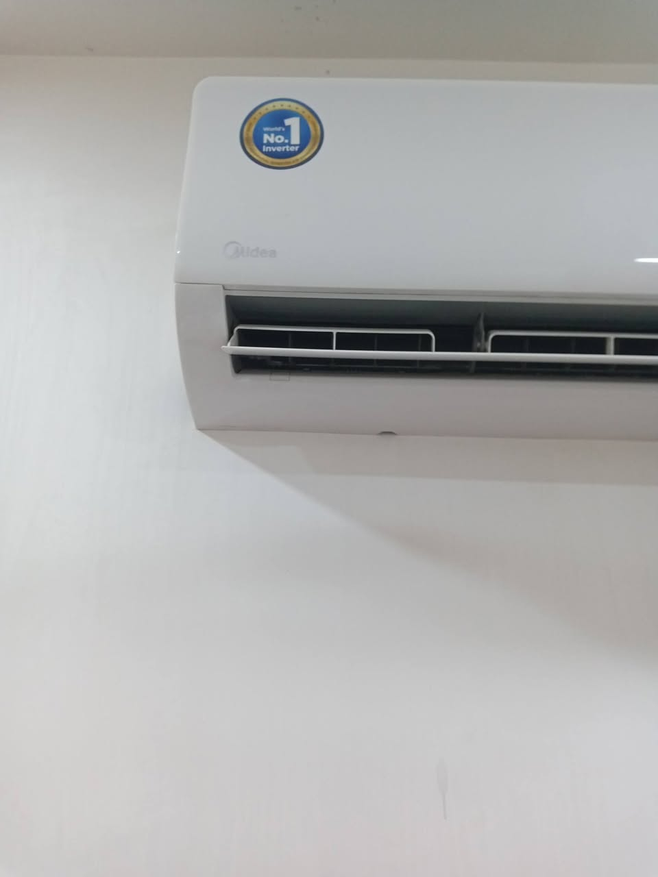 سلام عليكم سبلت ميديا امفيرتر اخو الجديد استعمال قليل اقتصادي سعره 400الف وجهاز رياظه جبلي نظيف جدا سعره 250 عنوان بغداد الشعب شارع عدن للاتصال ***********
