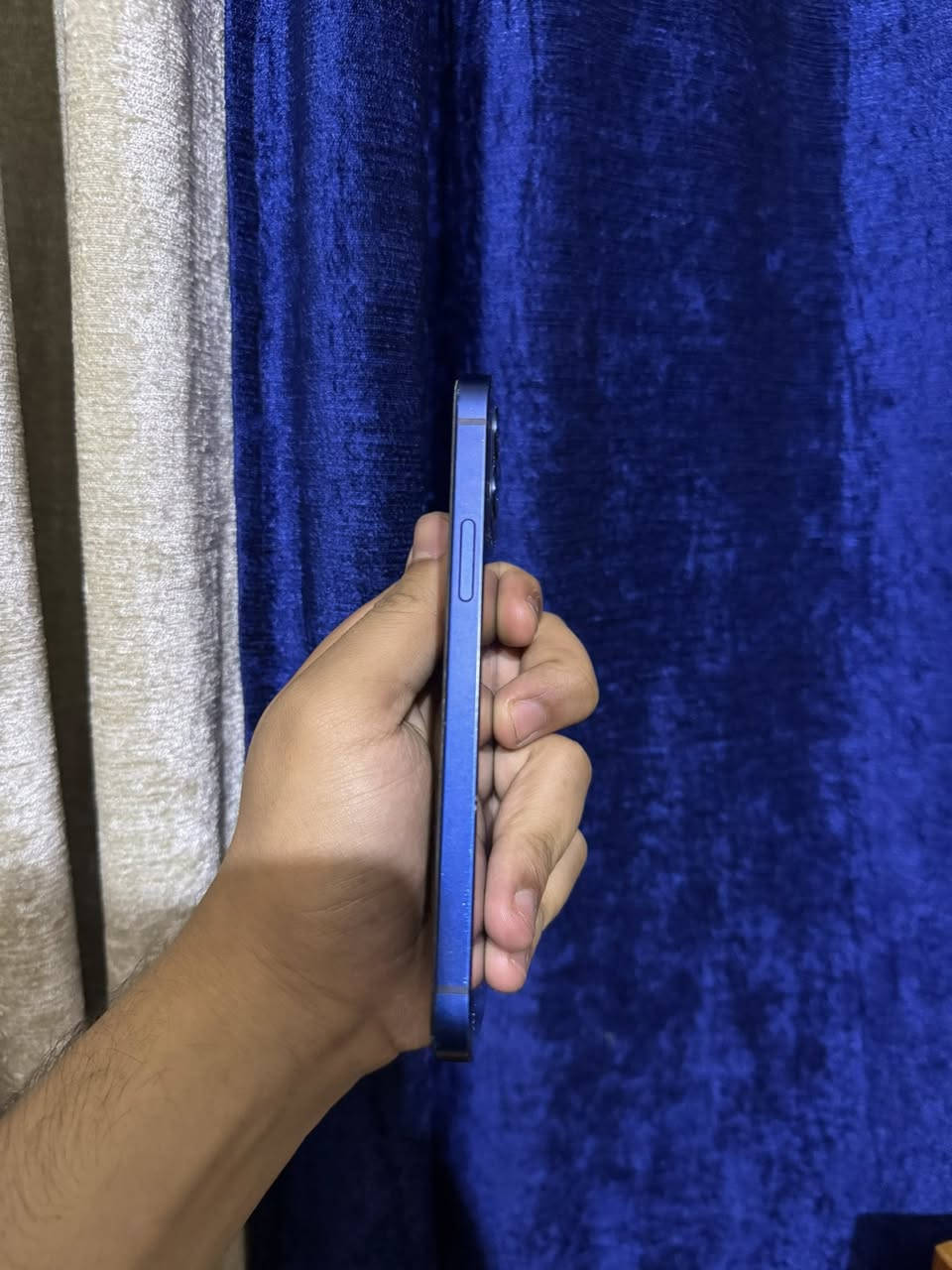 ايفون 12 عادي
 ذاكره 128 
بطاريه 🔋72
 بدل  شريحه 

   شرق اوسط 
 جهاز نضيف 
بي خدوش بسيطه بلشاشه 
جهاز لا مبدل بي شي ولا مفتوح 
وتر بروف 
مكاني حله 
شارع ستين 
السعر  290 وبي مجال بسيط 
***********
