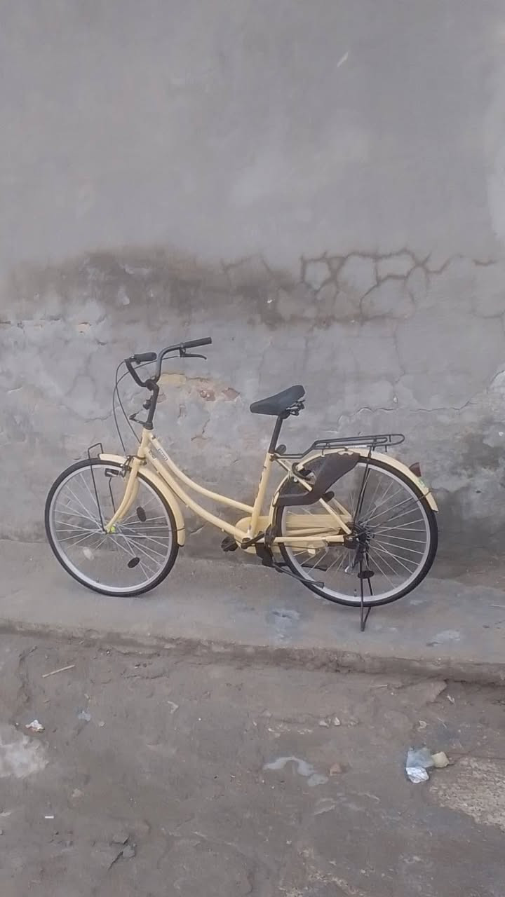 السلام عليكم هذا البايسكل للبيع عرضه اني اريده 160 موبايل مجال للطلب الاستفسار قبليى خابر ما مراسلني على الفيس ***********
