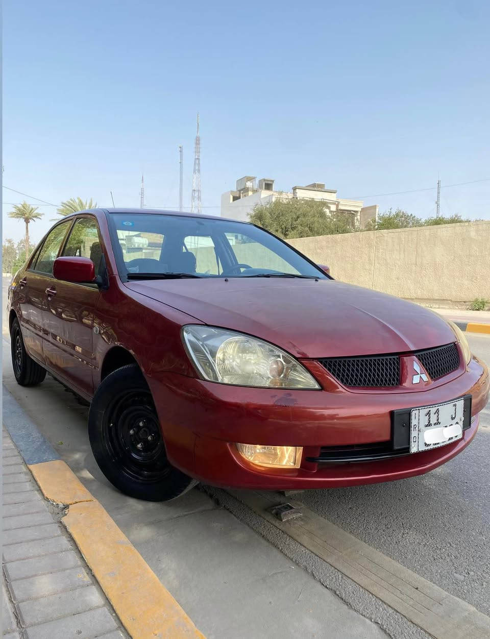 اللهم صلي على محمد وآل محمد 🌸
لانسر 
موديل 2011 
محرك  1.6 وكير AT  وتبريد  وصدر ✔️ 
رقم بغداد دولي  ب اسمي  هزة وسنوية جدد ، 
سيارة بلادية مامعمره ولامصبوغه بهية امكان بارد 
شاشه كار بلي كامرا خلفيه  لايت زنون  ،
سيارة جاهزة ومتعوب عليهة .
السعر 88 $ وبيهة مجال  
للاستفسار اتصل وتدلل 
***********  واتساب بغداد, العراق
