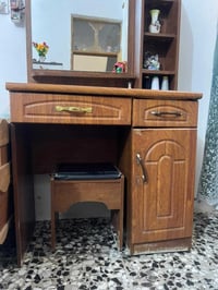 ميز تواليت • خشب • للبيع