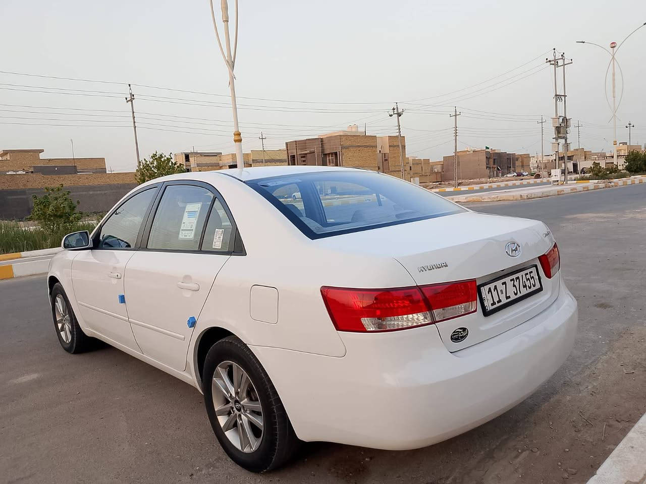 سوناتا خليجي سياره جديده رقم بغداد بسمي  سياره محرك 2400  داواخل على وضع الشركه موصفات ماعدا فتحه سياره جديده بمعنى الكلمه استخدام قليل  ***********
