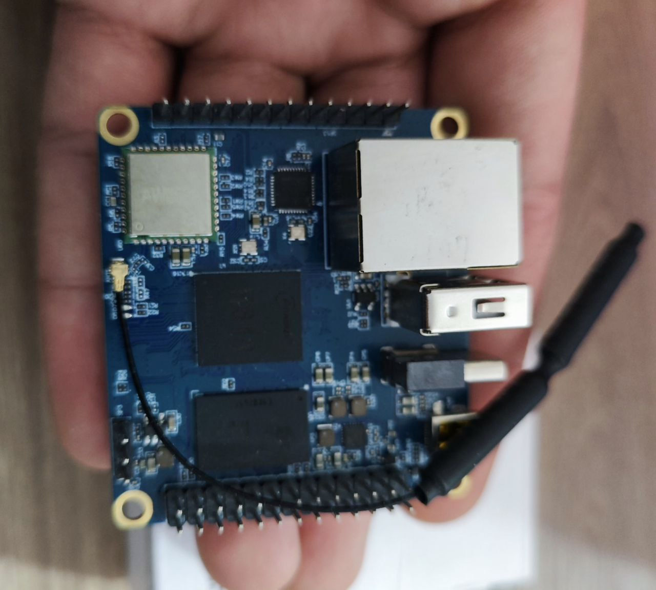 السلام عليكم

متوفر قطعتين Mini Pc

جOrange Pi Zero 3 / 1GB

جOrange Pi 3B / 8GB

ذاكرة تخزين 256GB


**إذا كنت صاحب هذا الإعلان وتريد حذفه لأي سبب، رجاءا أرسل رسالة إلى الدعم الفني**