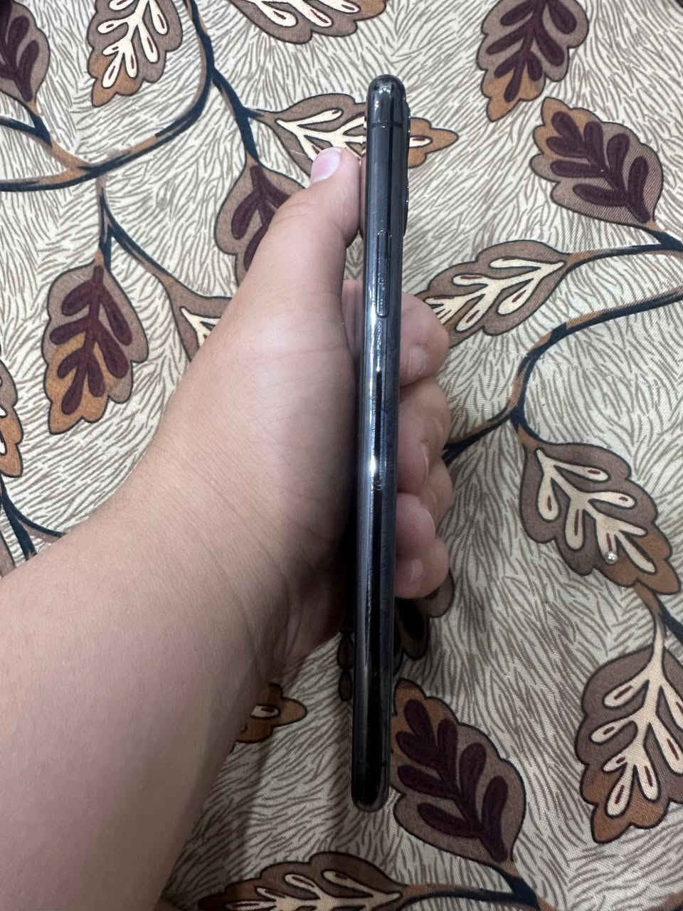 ايفون 11 برو ماكس للبيع اي عيب مابي كله بلادي اخو الجديد ذاكره 256 بطاريه 75 سعر 390 بي مجال عنواني طوز خورماتو يم جامع سيد هاشم رقم موبايل ***********

