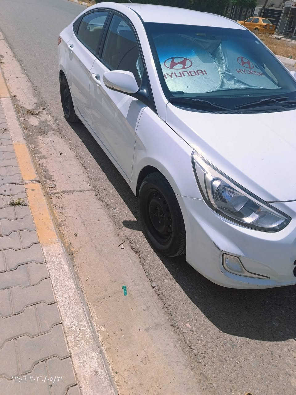 السلام عليكم .  اكسنت خليجي ابيض موديل 2017 للبيع ..🛞
سياره بدون صبغ كفاله عامه عدا مكانين بارد بيها
تخم تاير جديد صدر وكير ومكينه بشرط فول مواصفات عدا الفتحه 
سعر 108$
***********
