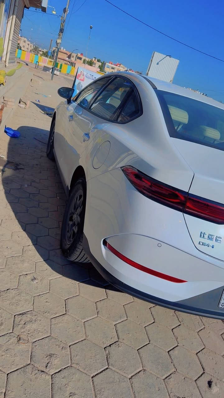 السلام عليكم  بي واي دي كن بلاس
موديل ٢٠٢٥ ابيض وداخل ابيض ماشيه ٧ الاف 
مواصفات معروفه ويل اسود 
مبدل دهن ام زويل الأصلي 
كاعيات 
فرشه دشبول 
السعر ١٨٧٥٠  واسعارهن معروفه وارخص من السوك 
عنوانها المحموديه***********
