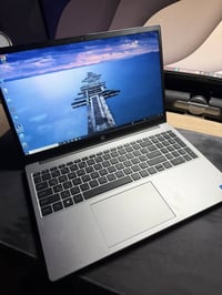 لابتوب hp 250 g10 للبيع رايدها ب 475 الف نضيفه كلش  مواصفاتها وبالصوره...