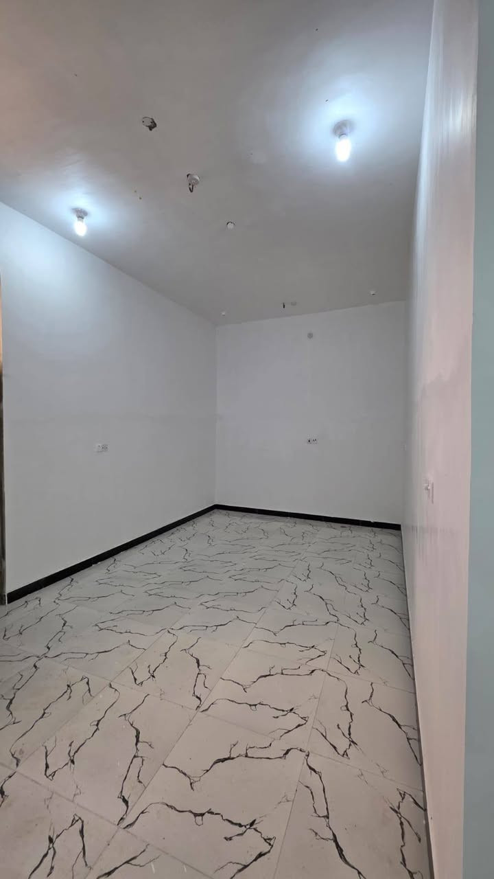 دار سكن #للبيع 🏠
ملك صرف زراعي عراقي نموذج 25
تقابل ابو الطابو مباشر .
#المساحة :: 160م / والخلف نهر 
البناء حديث وشغل مرتب وسعر مناسب 
#السعر55مليون قابل للتفاوض
📍 ابي الخصيب - العوجة -
#يحتوي :: طارمة . استقبال . صحيات خارجية .
صالة واسعة . غرفتين منام . صحيات داخلية .
مطبخ . منور خدمات ( كيزر مع ماطور بوستر )
#للإستفسار :: ***********
