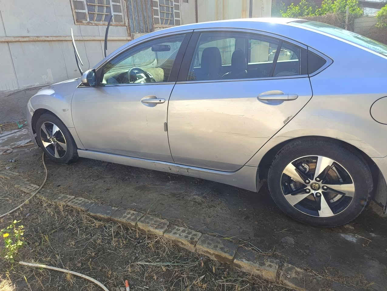 سلام عليكم مازدا 6 خليجي 2009 صبغ اقل من حزام ابيع حزام بدون ضربه بغداد انكليزي باسمي  للبيع ب80 وبيه مجال ***********
