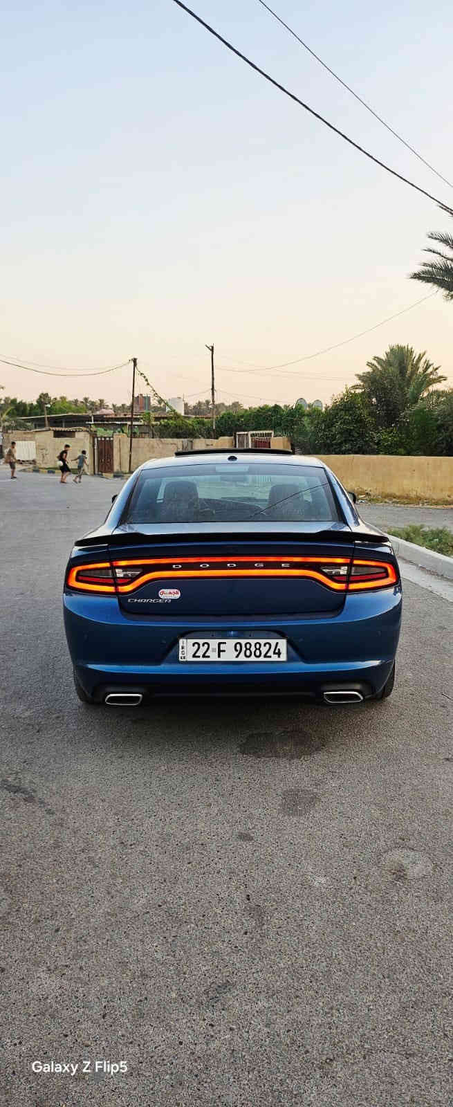 جارجر 22 داخله كلين سياره فول وحيل جديده بغداد صار بيها شخوط تبدل باب وجاملغ نفس لون يعني سياره لا صبغ لا ارباك ولا اي شي واكو باب موضح يرادله تكحيل كارت 
بغداد زعفرانية 
السعر 24800 دولار يعني 248ورقه مع المجال سياره فول
***********
***********
مواصفات حلوه 
محرك 3600 
بصمه ابواب وتتشغيل 
فتحه سلايد 
تدفئه تبريد كشنات 
كشنات جلد وكهرباء 
تبريد قطعتين 
تشغشيل عن بعد 
خزن ميموري 
ويل كب جبير 20 وتخم تاير جديد 
حساسات 
كاميرا 
وباقي تفاصيل شادلها منظومه زنون ب١٠ اوراق اصليه
