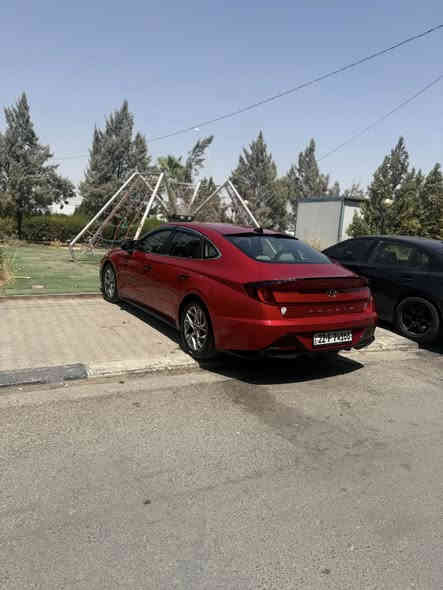 السلام عليكم 
سوناتا موديل2020 وارد أمريكي 
فول مواصفات ...  ماعدا الفتحه  
مكينه 2500
مواصفات: 
بصمه تشغيل وابواب وصندوق 
اشاير بالمري 
فول تحكم استرين 
مانع تزحلق
مثبت سرعه

حادثها  جاملغ وباب صفحه الصدر ومطخوخه بنفس المكان واضحه بالصوره
رقم صاحب السيارة
***********
السعر :: 165 وبي مجال بسيط
