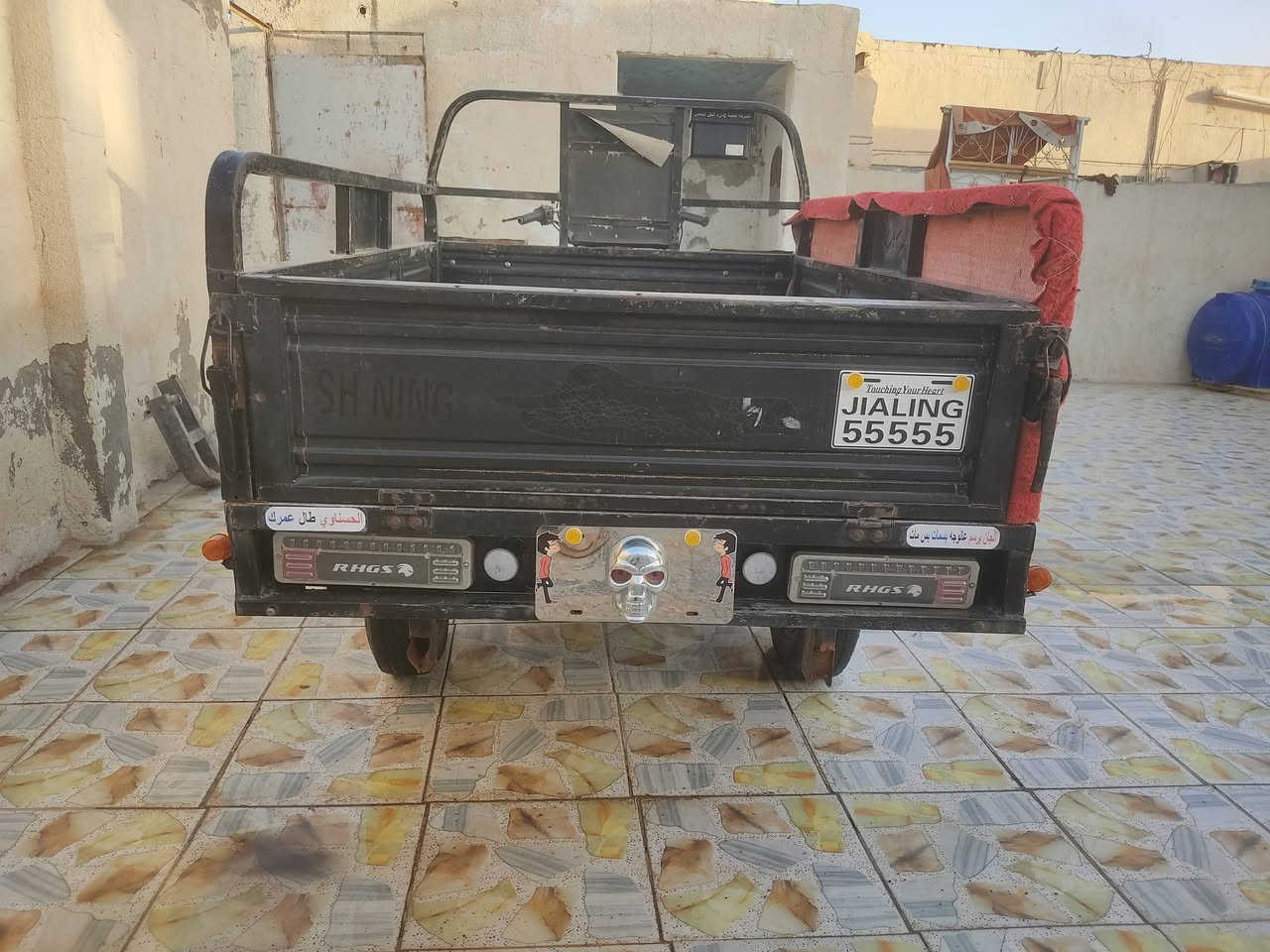 السلام عليكم جنره للبيع اوراق اصوليه وكيلها بلخان تايرات جوبلس بدي نضيف شاصيي مكفول حته من الصبغ محرك توه مجفت ويخبل  كلجات توني مبدلهن السعرر مليون و٦٠٠ وبيها مجال مكاني كوفه ***********
