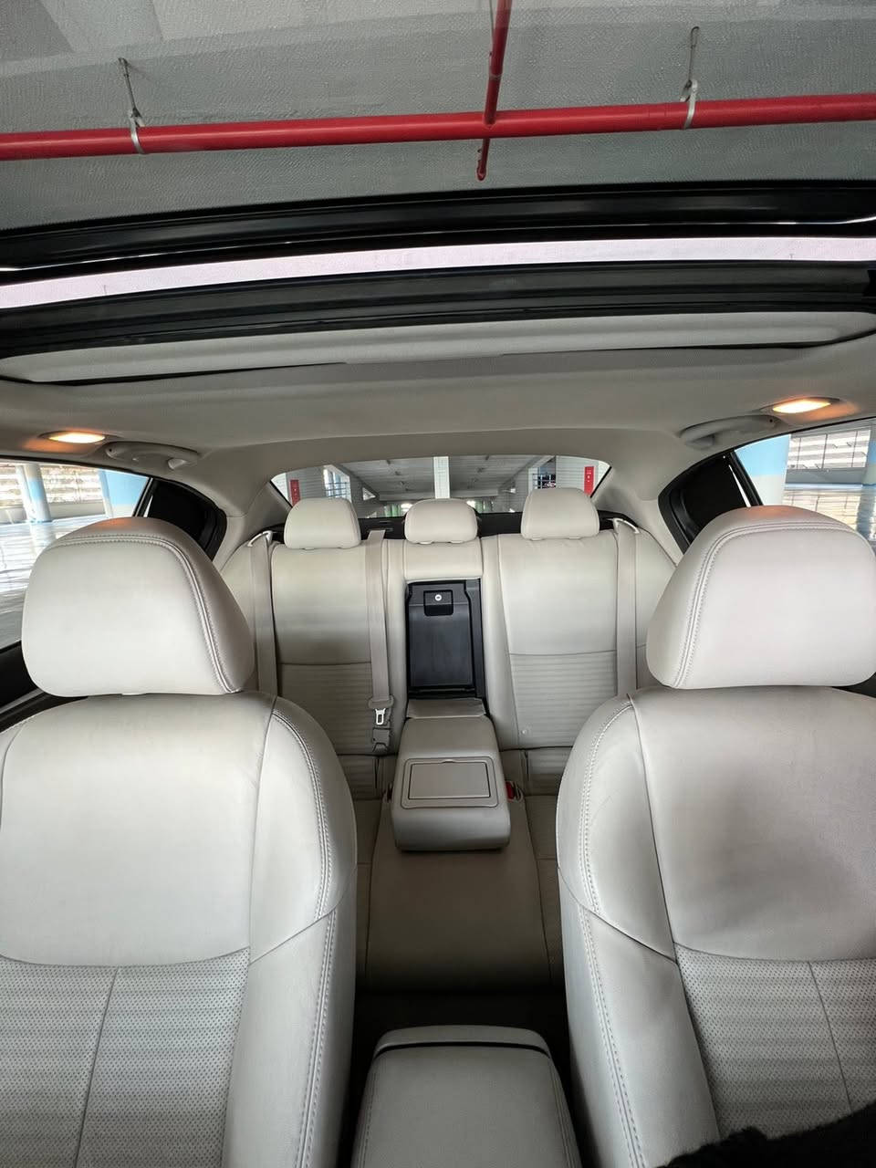 Infiniti Q50 Luxury 2019
فل كامل – محرك V6 سعة 3000cc توين تيربو
قير أوتوماتيك 7 سرعات + سبورت + عادي

المواصفات:
5 أنظمة قيادة (Eco, Standard, Sport, Sport+, Personal)
رادار أمامي (مانع تصادم)
حساس مطر (مساحات أوتو)
فتحة سقف
كشنات جلد
كاميرا خلفية + دوران
دبل شاشة خرائط + نظام الرحلات
شاشة تحكم بالصوتيات
بصمة + دخول ذكي + تشغيل بصمة
تبريد ممتاز للبرادة
إضاءة ترحيبية على الأرض + مقابض الأبواب
مرايا كهربائية مع إشارات أمامي وخلفي
كشنات أمامية كهربائية بالكامل
جامات أوتو بالكامل
مرايا كهربائية + مرايا ذاتية التعتيم (وضع ليلي تلقائي)
ليتات أمامية LED نهاري + ليزر عالي ناصي
كشافات ضباب ليزر
ليتات خلفية + بك لايت LED أبيض
صور الحادث موجودة بلمنشور وصار حادث ابلعراق لسيارة بنفس المكان 
السعر 144 وبيهة مجال 
***********
