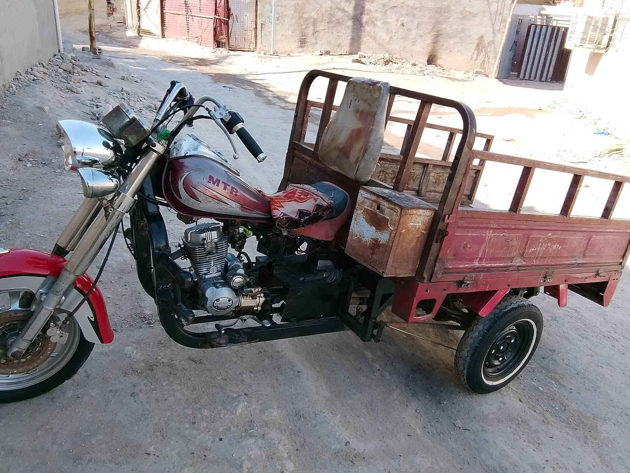 البيع كلك مكفوله من السرقه مكاني نجف حي شرطه جاهزه الدراجه موديل 2007 السعر 775 وبيه  الشراي يخابريني وبيه خير ويدلل ***********
