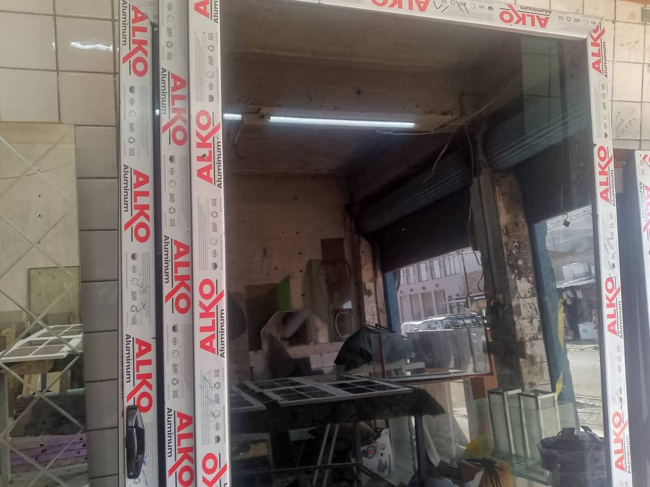 السلام عليكم محلات ابو مريم الحمداني للبيع وتركيب الزجاج كافه انواع الزجاج ابيعلكم جوه السوگ الموقع موصل حي الكرامه التوصيل مجانا علينا ونشتغل سلايتات جام اسود فحمي سعرو 8 دولار مع الشغل
***********
***********
