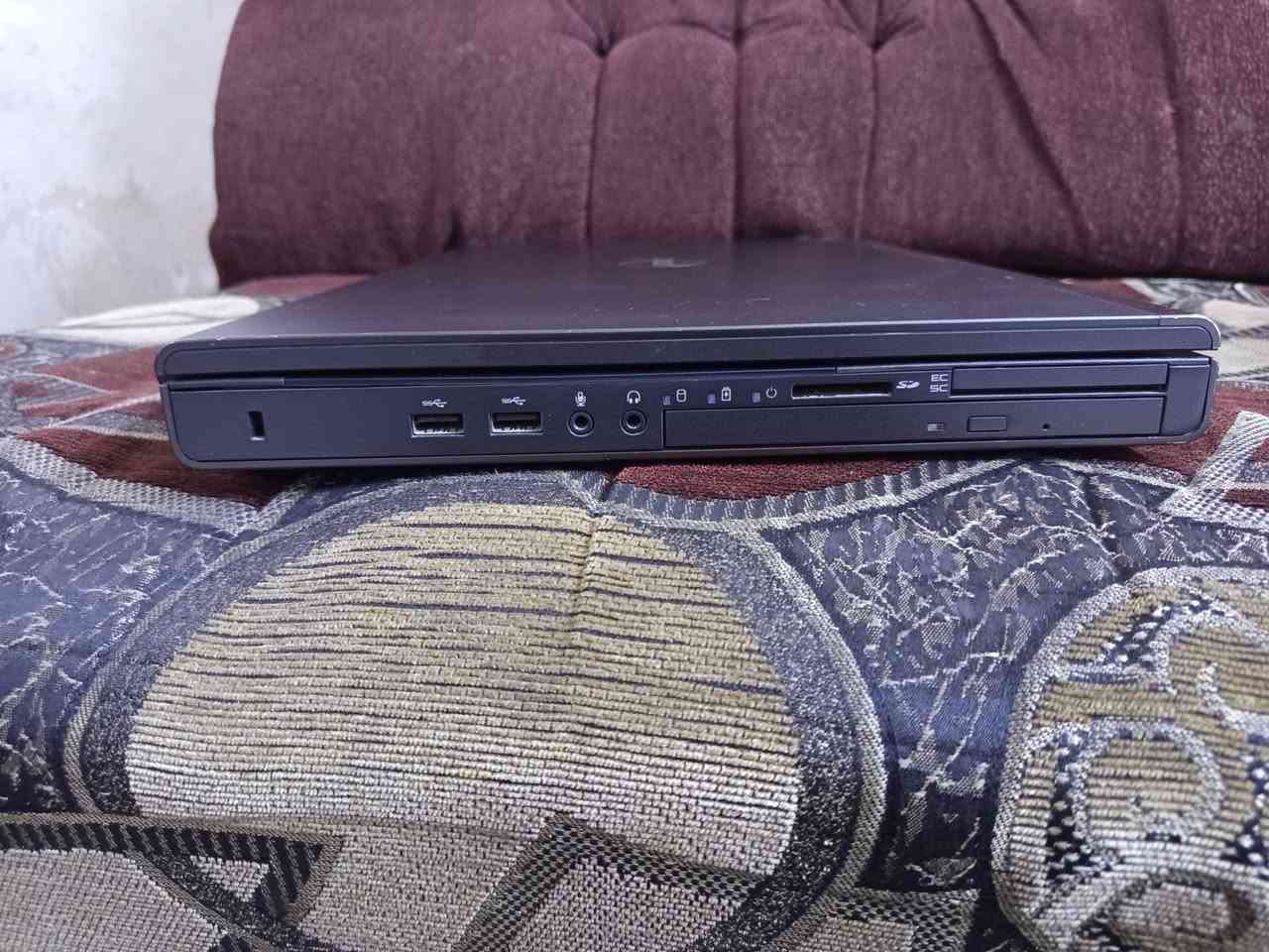 DELL PRECISION M6800
المعالج: Intel Core i5-4300M بسرعة 2.60GHz، 4 أنوية   • الرام: 8GB DDR3  • كارت الشاشة: كارتين شاشة   1. NVIDIA Quadro K3100M بسعة 4GB DDR5 مخصص للتصميم والريندر   2. Intel HD Graphics 4600 مدمج   • التخزين: هاردين   1. SSD 256 GB Casper سريع للنظام والبرامج   2. HDD 512GB للتخزين   • النظام: Windows 10 Pro 64-bit أصلي   • الشاشة: 17.3 بوصة، دقة FHD
ويا UPS نقص بس بطارية 
السعر 300 الف و بي مجال     المكان بغداد الدولعي. 
الرقم : *********** بي واتساب
