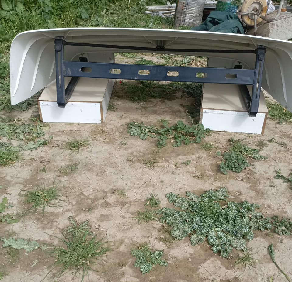 کاسیحە بۆفرۆشتن  قەمەرە باریک لەسەر مانیکی 2019 بوە ژ.م ***********
