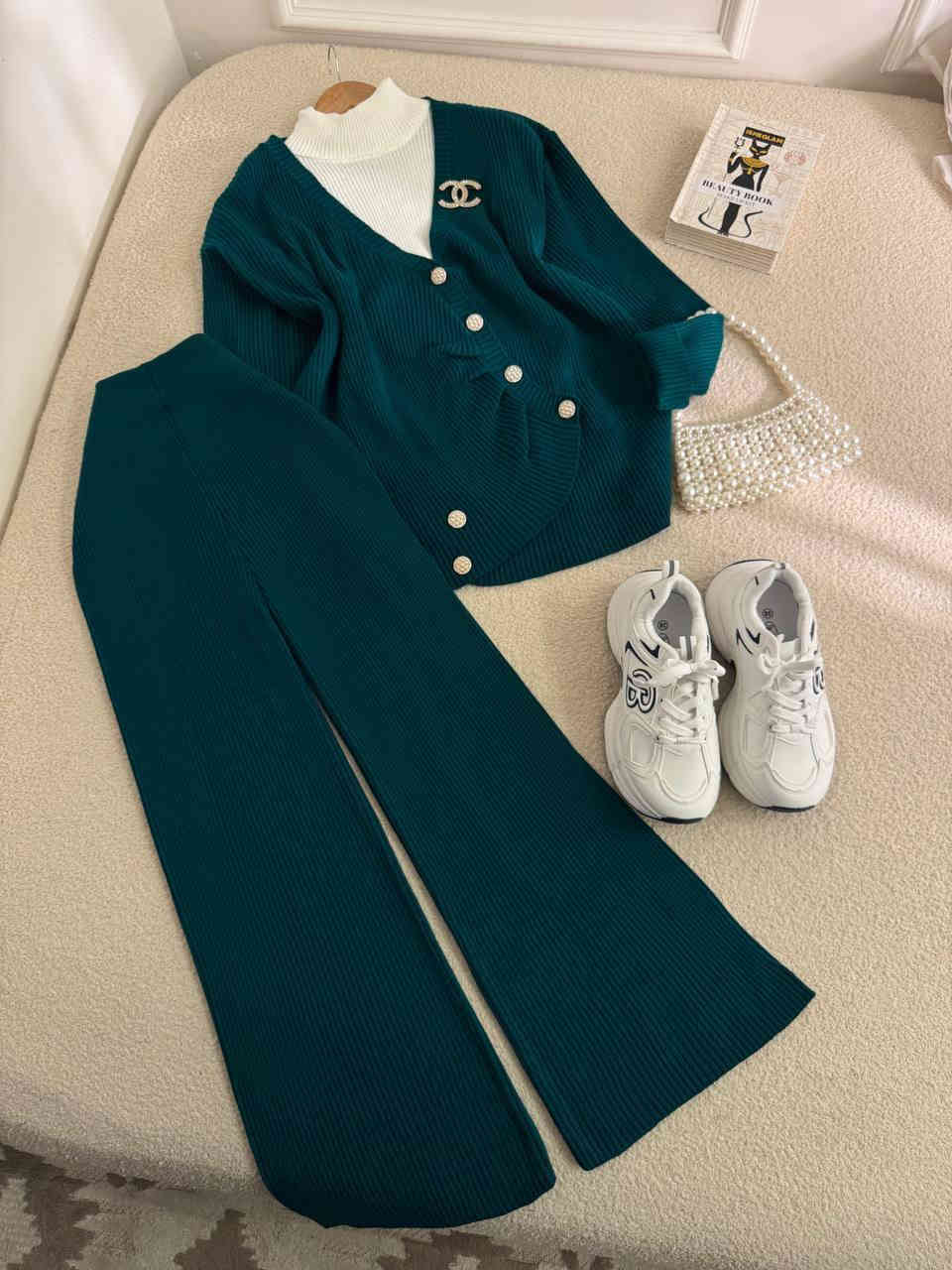 🌸  سوت تريكو صوف ناعم🌸

السعر ⚡️ 22

القياسات- فري سايز 
للحجز خاص او واتساب ***********
