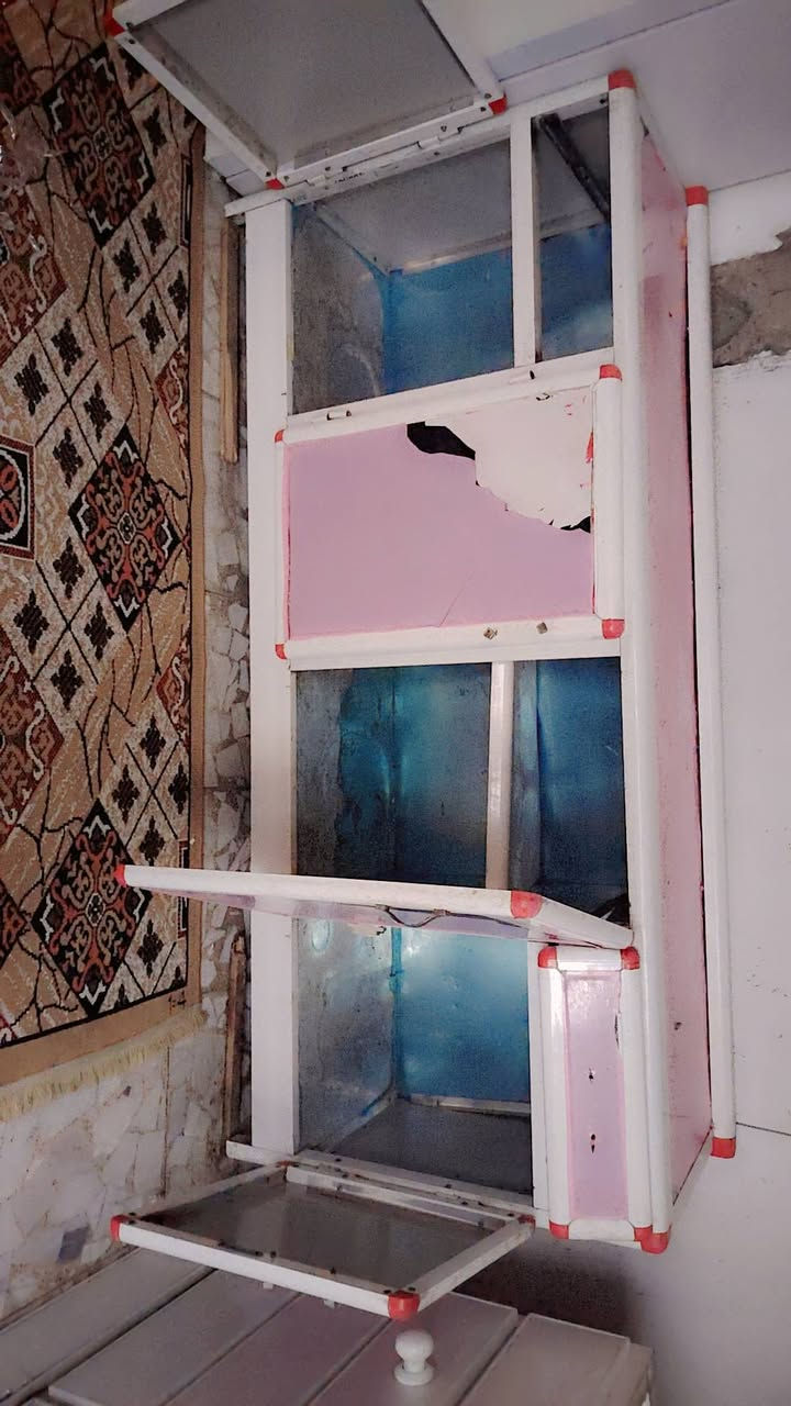 كاونتر للبيع ثلاث قطع150 وبي مجال
مكان البلديات  ***********
