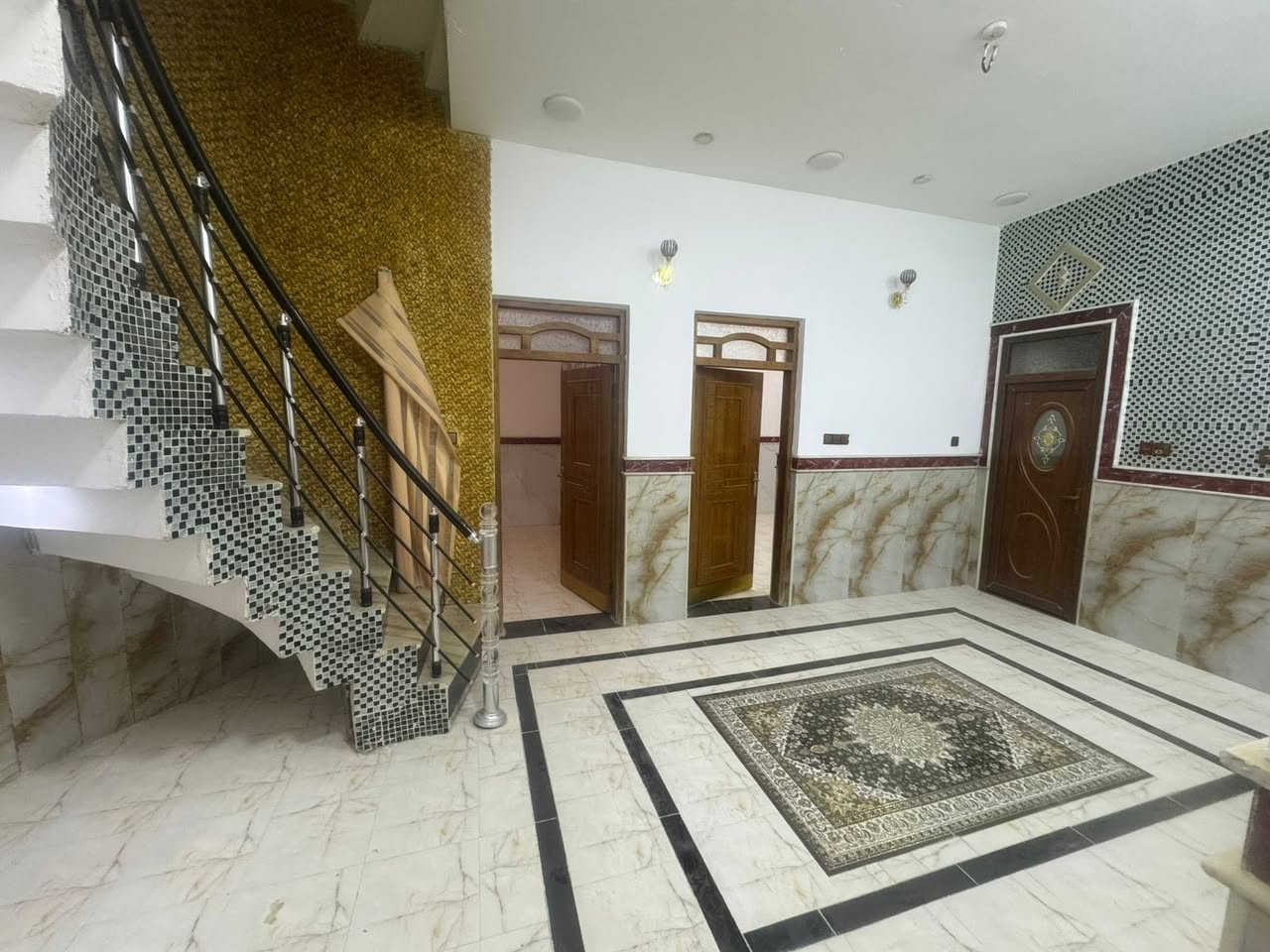 بيت بالصحفيين للإيجار ركن يحتوي على ٦ غرف نوم بيت واسع وخارطة تركية للإيجار ***********
