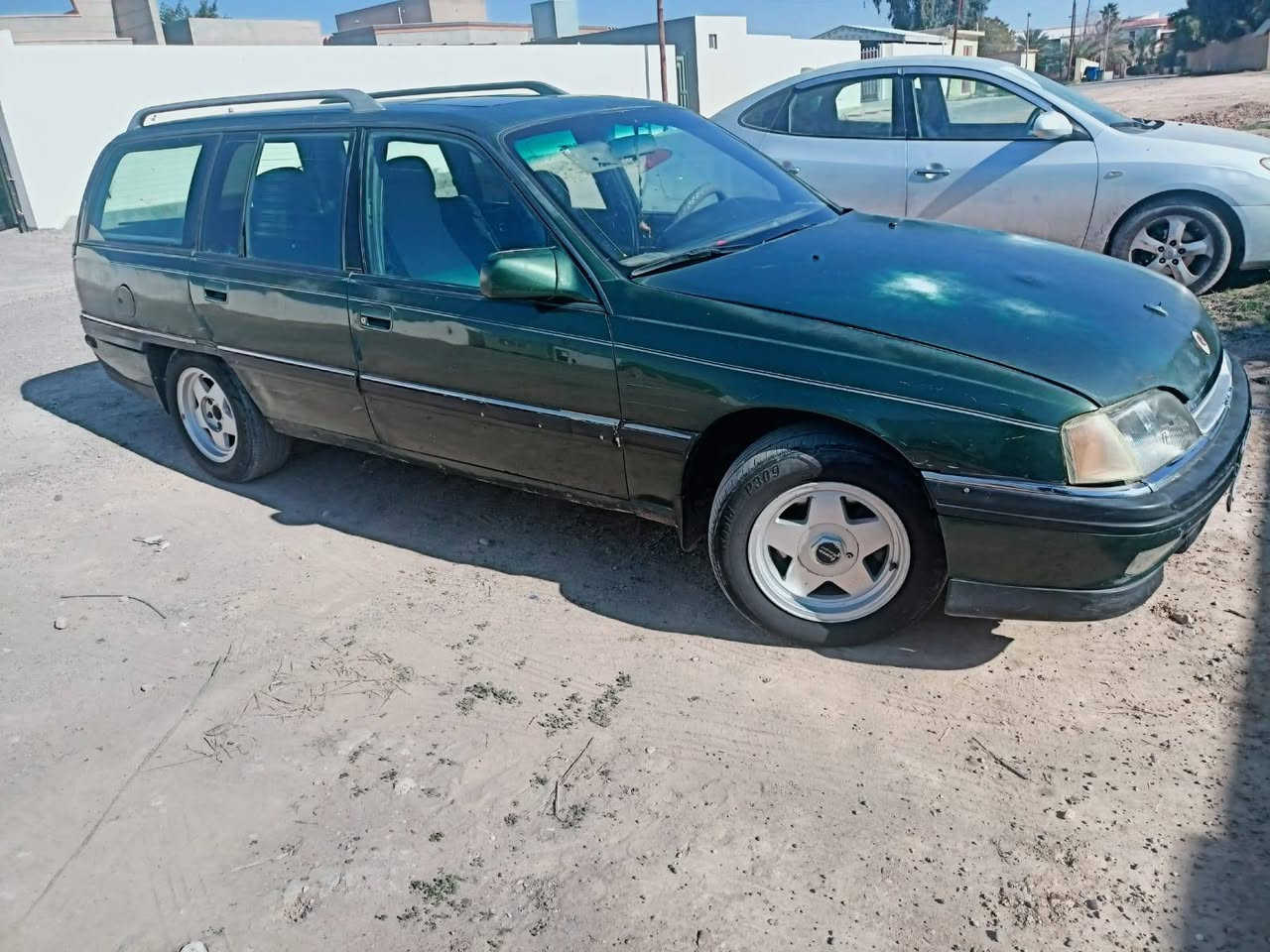 ابوبل اوميكه موديل 1992 رقم الماني سياره بسمي لاقرامات ولا اي شي جاهزه مجهزه تبريد بلادي شرط الوكاله والتحويل ماتصرف عليها كلشي جاهزه من كل النواحي سياره بلاديه السعر 27 اتصل وتدلل ***********
