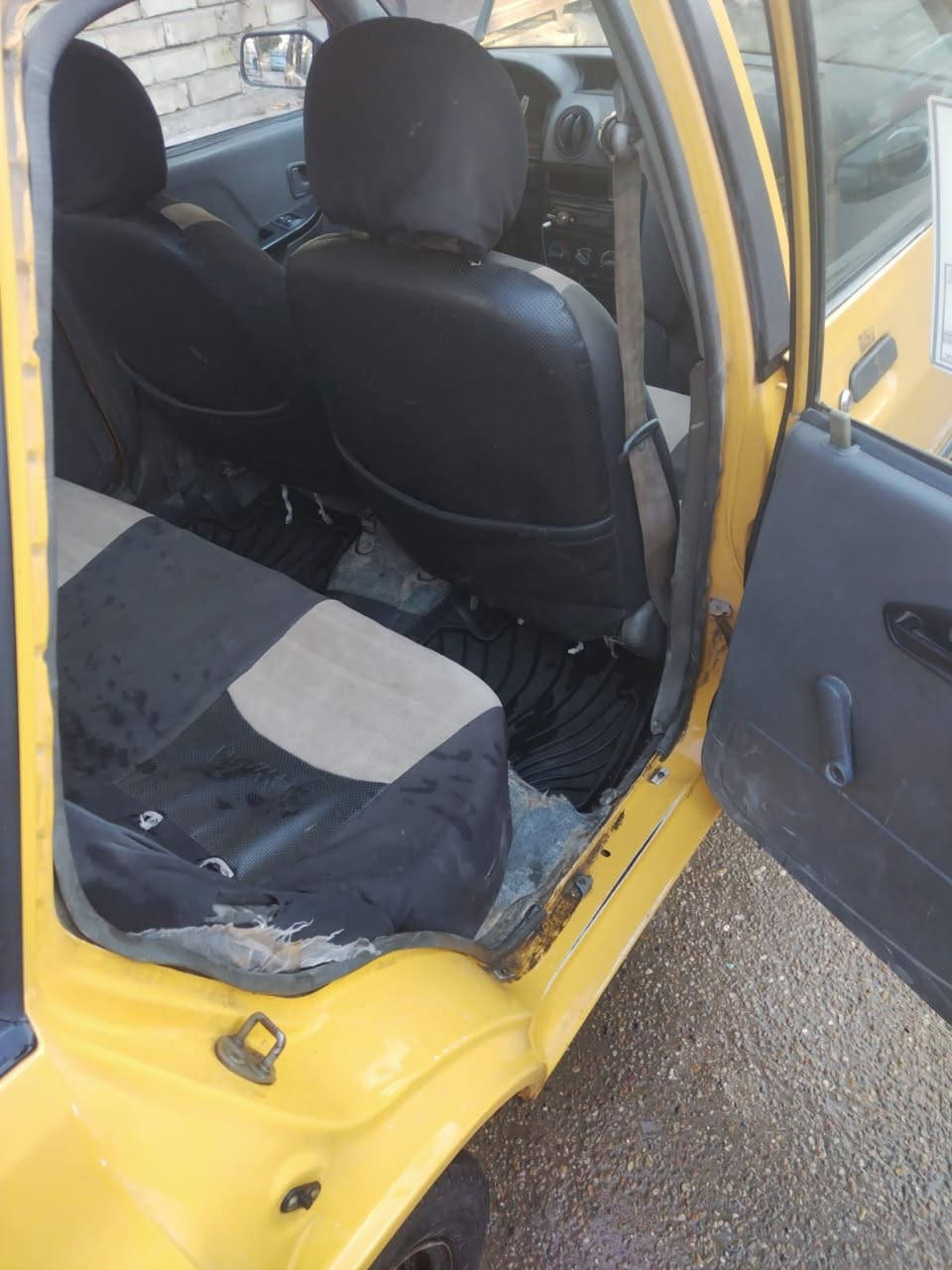 سايبه 2015 صاحبها موجود شاصي واحد معمر  وباب مبدل28 وبيها مجال قليل مكاني بغداد العامريه ‏‪***********‬‏
