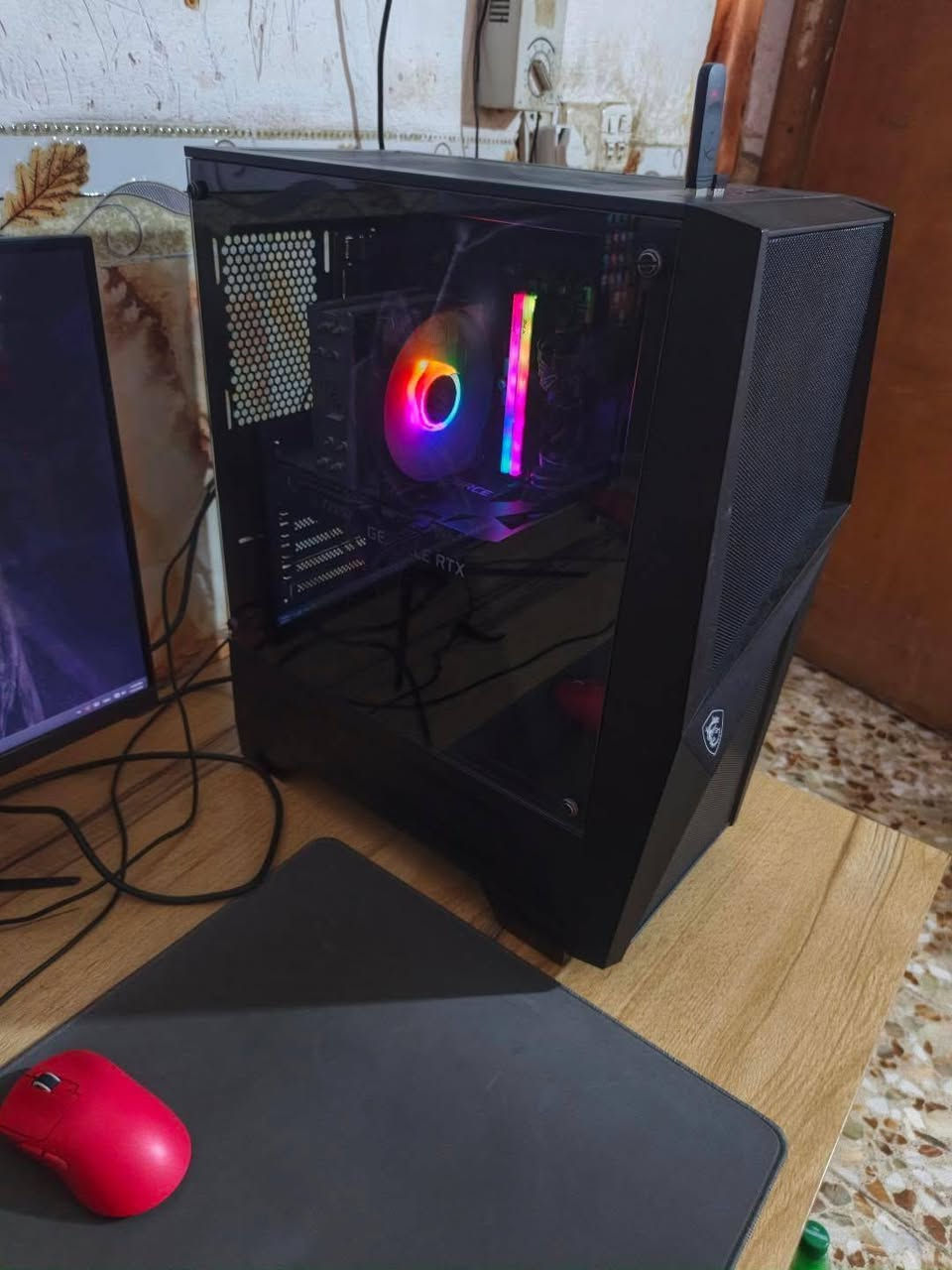 السلام عليكم تجميعه مستخدمه للبيع 
المواصفات : cpu : i5 12400f
gpu : 3060 12gb msi
case : msi 
mb: 650 gigabyte
ram: 16 2×8
السعر 950 الف وبيها مجال للاستفسار ***********

