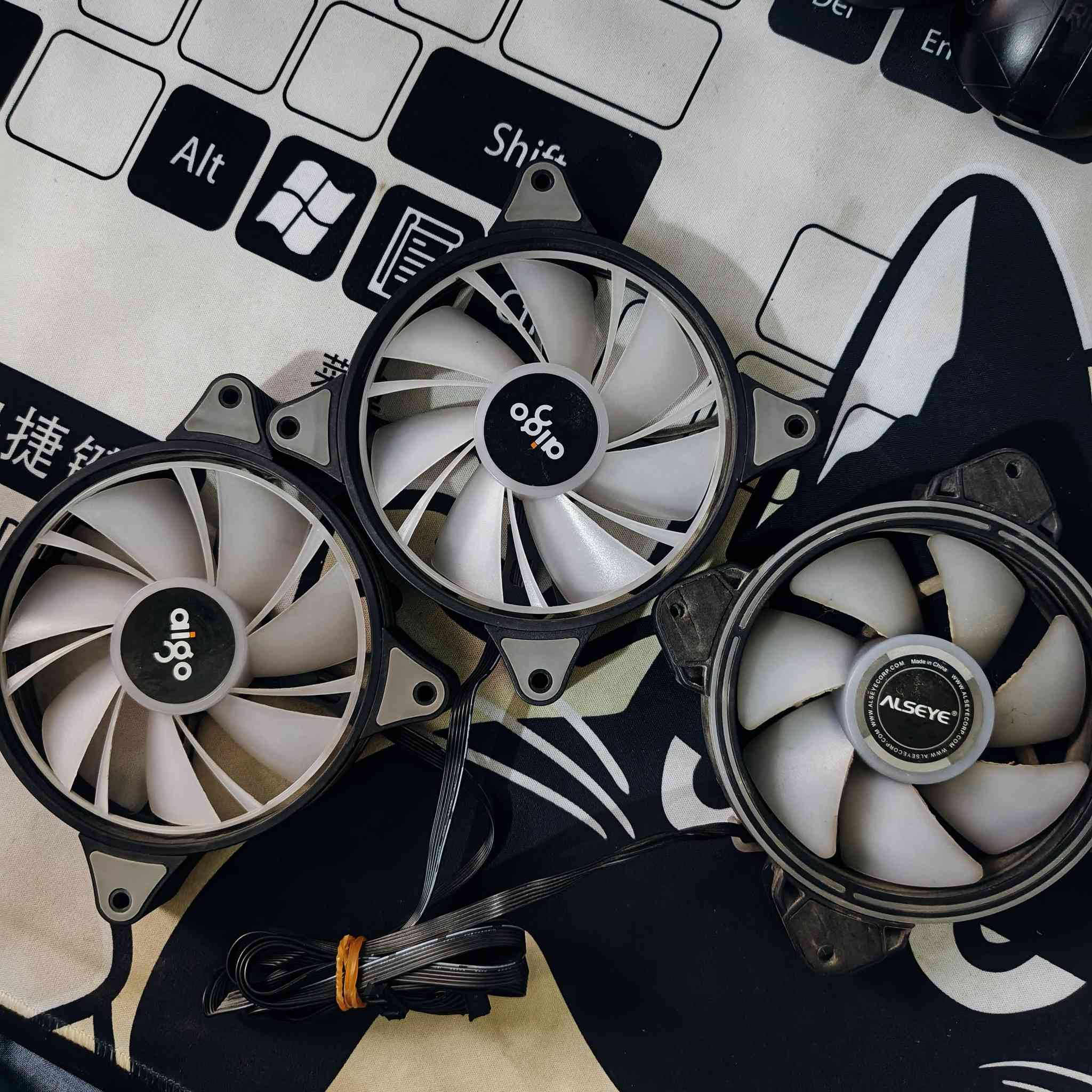 قطع Pc للبيع
بور سبلاي ثرمل رايت 550واط  55الف

مايك مونو ويه ستاند وباكيته  45الف

بور سبلاي 20الف 400 واط

كيس فارغ بيه 3 مراوح RGB  زجاج مكسور  الي كدام تكدر تحول اليوره ليكدام سعر 25الف 

رمات كورسير فنجن  64 غيغا كل قطعه 32 غيغا سرعه 3200 
سعر قطعه 185الف 

قطعه ويفاي  usp سعر 3الف للوحده


**إذا كنت صاحب هذا الإعلان وتريد حذفه لأي سبب، رجاءا أرسل رسالة إلى الدعم الفني**