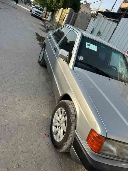 مارسيدس طيارين ١٩٠ موديل ٩٢ رقم شمالي مكينة ٤  مصبوغه للجمالية ..سعر ٦٢ وبيها مجال مكان بغداد..
***********
