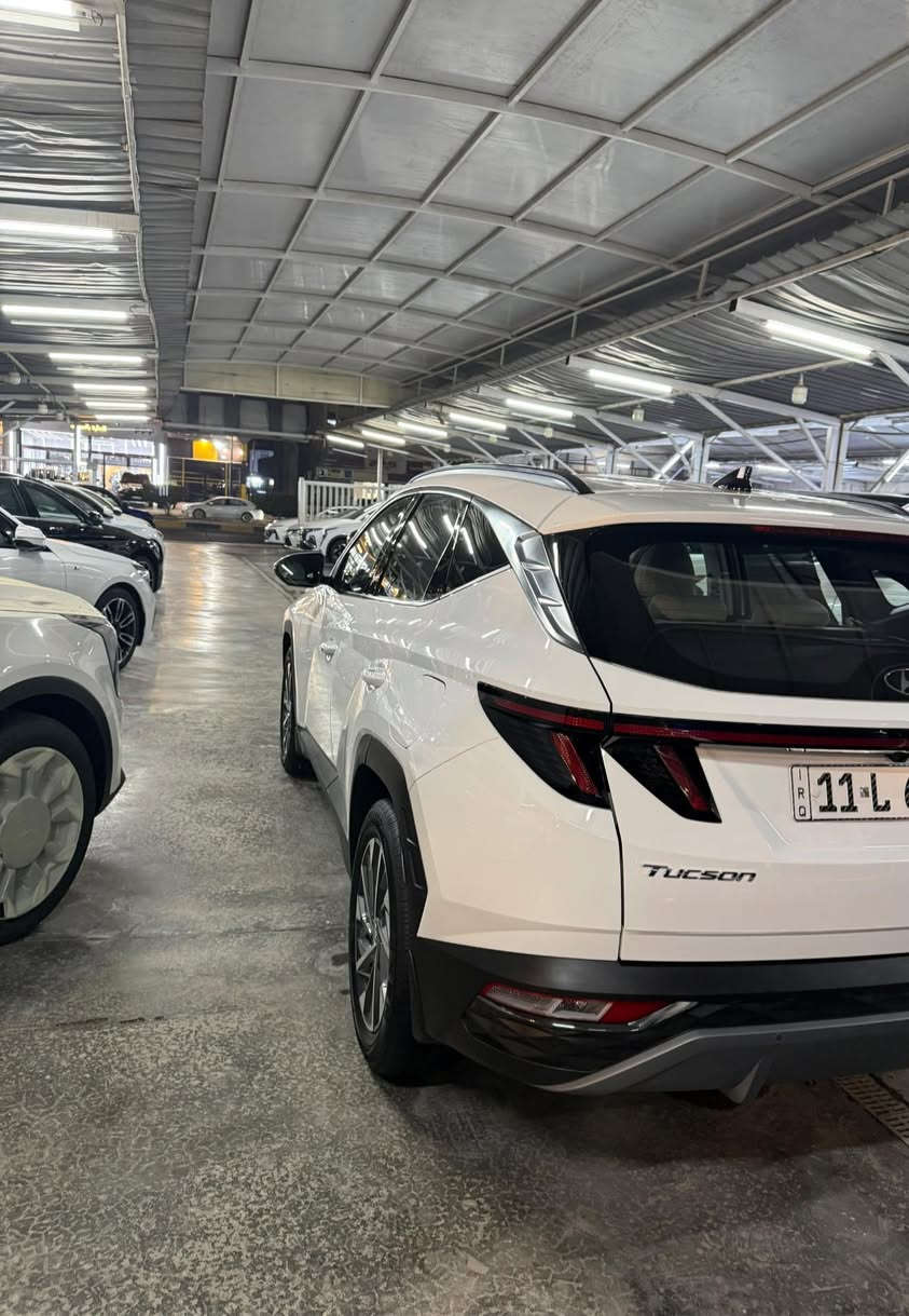 السلام عليكم
🔥 HYUNDAI TUCSON   🔥 2024 

*** ضمان شركة هيونداي الت ساك  ✅ *** 

كفاله من الصبغ والتبديل 

•• ماشيه 70  الف  كيلو  ••

⚠️  قماره حديد  ✅

:::: مقاعد مخمل ابيض  + كهرباء ::::

::: تشغيل بصمة:::

::: شاشة ايباد :::

::: حساسات امامي خلفي ::: 

::: هاند بريگ كهرباء :::

::: بردات خلفية :::

**** السعر — (19.000$ ) ***

بغداد / الوزيريه / معرض نور المصطفى


**إذا كنت صاحب هذا الإعلان وتريد حذفه لأي سبب، رجاءا أرسل رسالة إلى الدعم الفني**