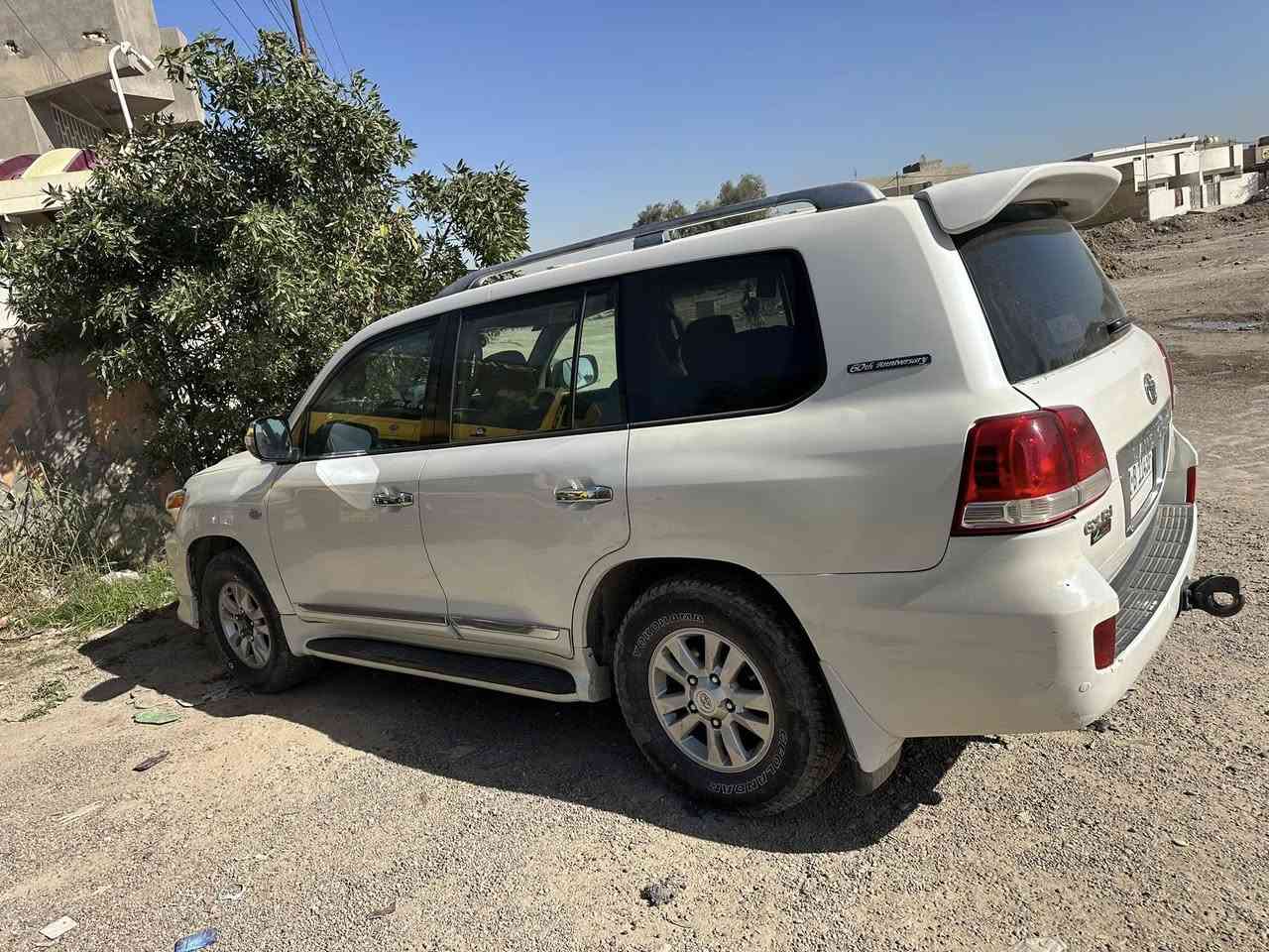 لاندكروز 2010محدثه الدعاميه 2014فقط العنوان بغداد سبع البور ***********
