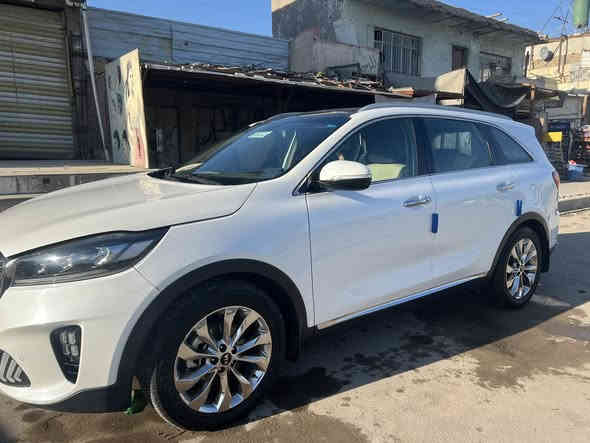 السلام عليكم للبيع سورنتو 2018 شكل 2020 سياره مكفولة ماعده بارد بين الباب وجاملغ سونار موجود سياره حيل نضيفه 
كشنات كهربائيه 
7 راكب 
6 سلندر 
محرك وكير مكفول 
صدر حداده كله جديد
مري شفط
بنرامة 
صندوك كهربائي 
سعر 245 

***********
