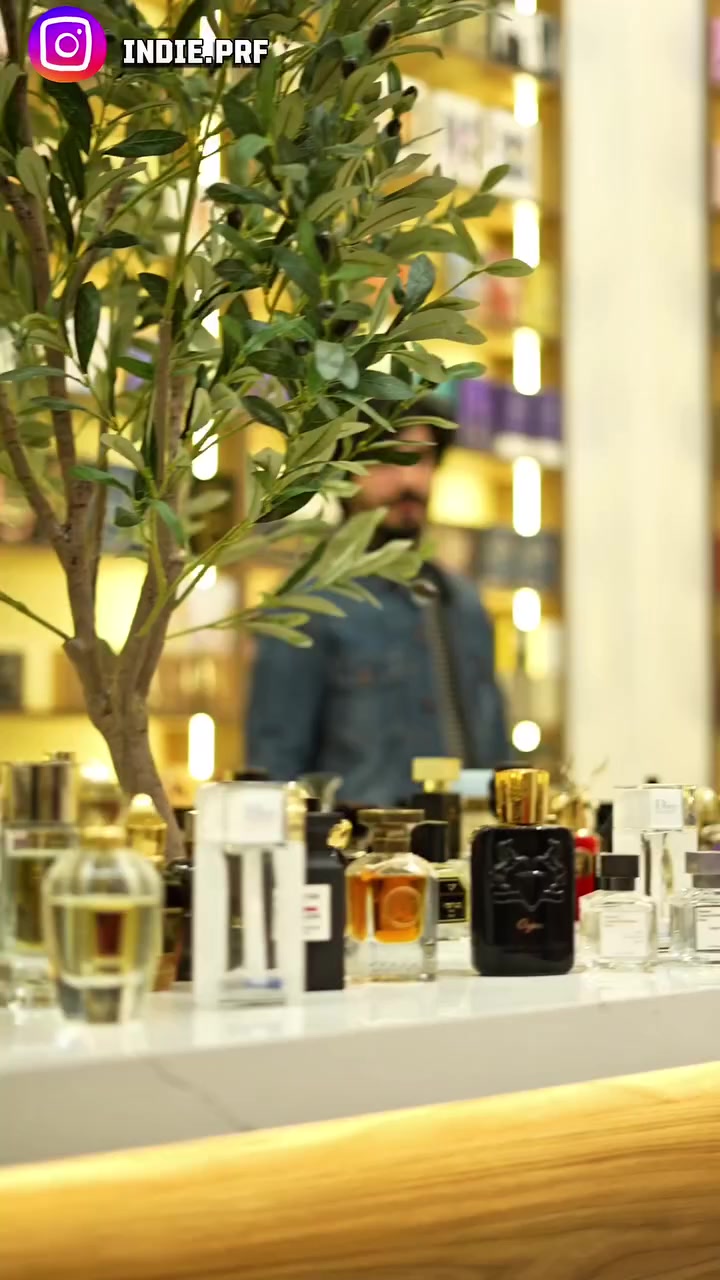 ✨ جلسة عطرية هادئة تمنحك تجربة مختلفة
 🌿احنا نمثّل مساحة للذاكرة العطرية 
حيث العطر يُختار بهدوء
👃 نعرّفك على عطور عالمية نادرة.
.
.
📍 بغداد – القادسية


**إذا كنت صاحب هذا الإعلان وتريد حذفه لأي سبب، رجاءا أرسل رسالة إلى الدعم الفني**