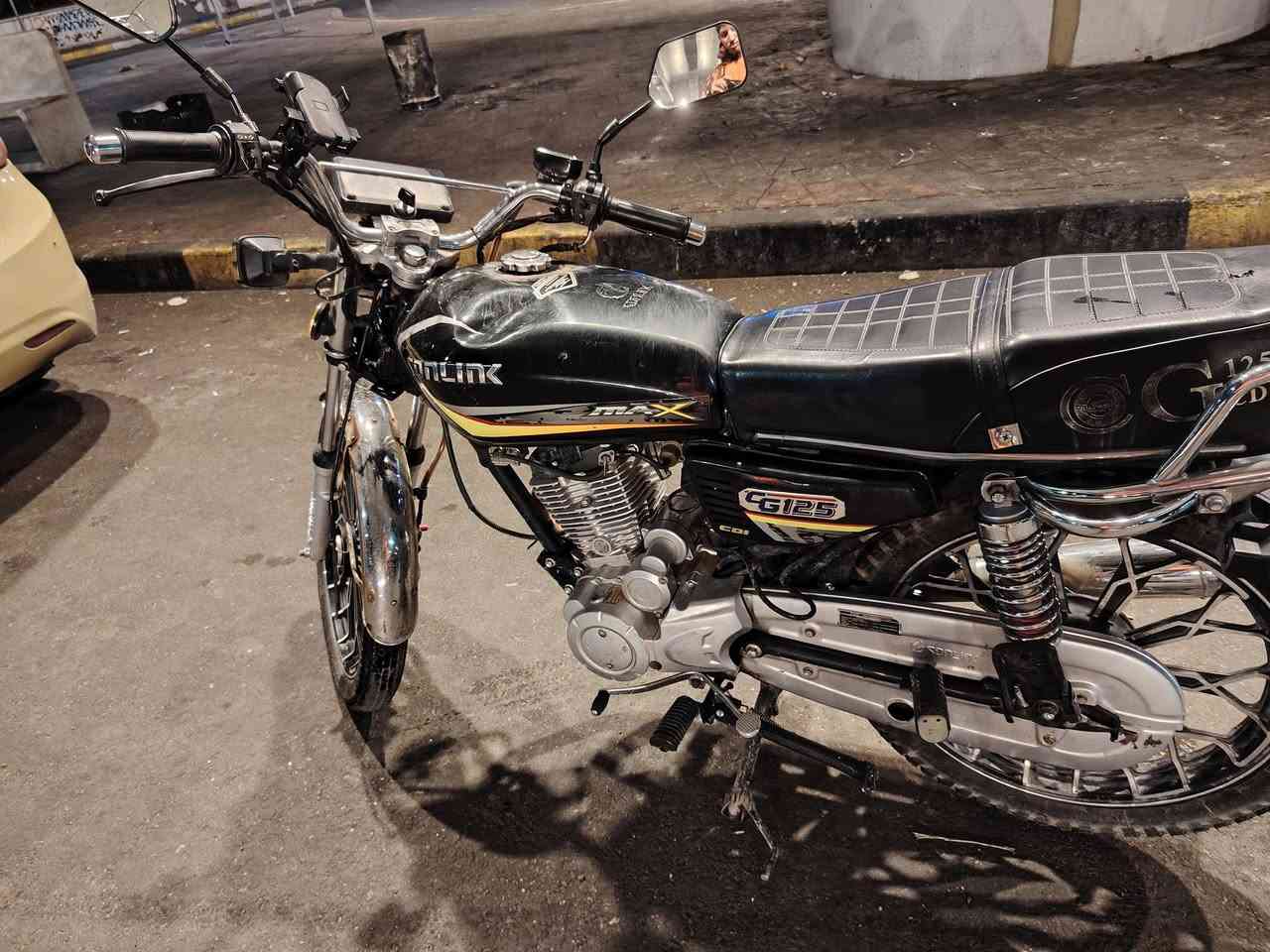 دراجة سيفان للبيع دراجه خير من. الله و نضيفه السعر 600و بيها مجال مكاني بالوزيريه للتواصل *********** واتس اب
