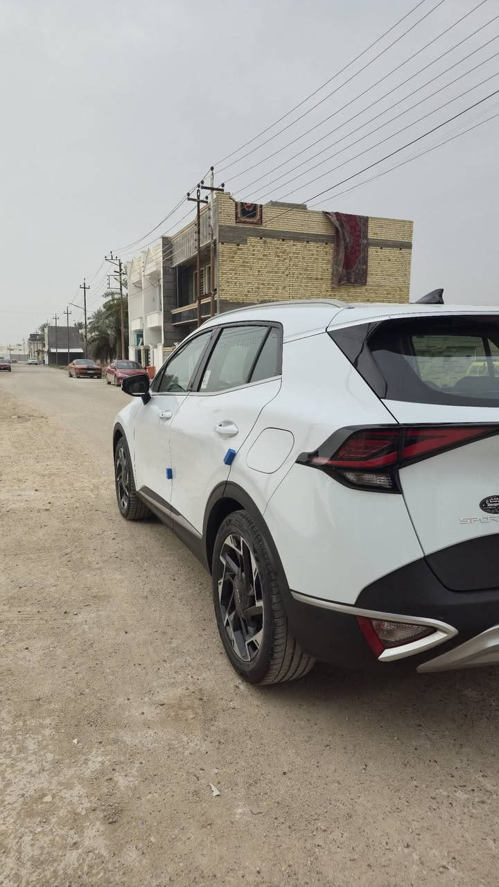 السلام عليكم ورحمة الله
يا سبورتج موديل 2023 خليجي وكالة الدولية ماشية 51 الف كيلو رقم بغداد الجديد بأسمي تحويل مباشر....
مكفولة من الصبغ والحادث والتبديل والبارد.... 
بصمة أبواب وتشغيل وتشغيل عن بعد شاحن وايرلس كراسي كهرباء كراسي واستيرن تدفئة حساس أمامي وخلفي أصلي كامرة أصلية دوارة أوامر صوتية سايد بريك دكمة.. 
مكاني بغداد الدورة هوررجب..
السعر 217 ورقة وبيها مجال قليل للشراي 
***********
***********
