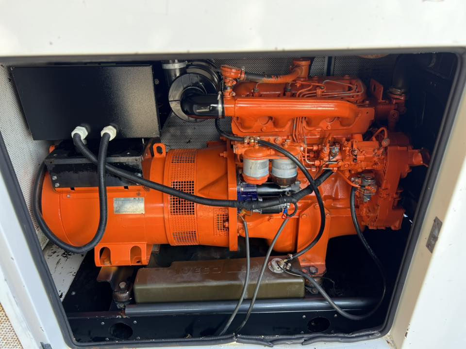 تحيه طيبه
#دخول جديد 
مولد نوع افيكو ايطالي 🇮🇹
القدره 4بستم 
سعه التوليد 40kva نوع ميگالتا ايطالي 🇮🇹
مع سستم برودكشن كامل للحمايه إطفاء وتشغيل ذاتي فول اوتو المولد شرط الحمل ✅
للاستفسار ☎️
*********** 
***********
