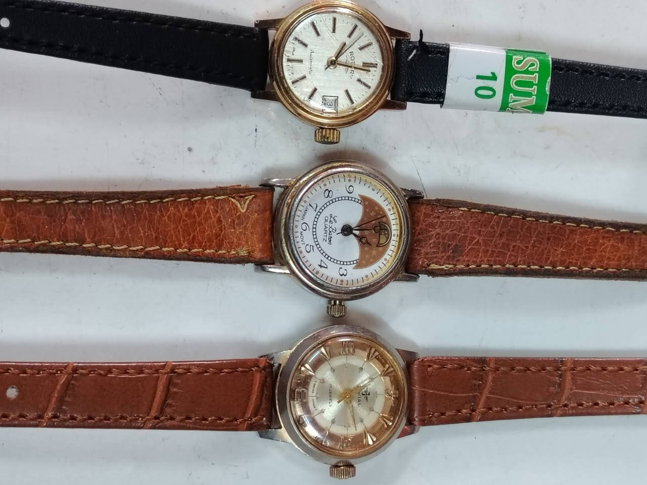 ساعات للبيع سويسري اويابانية كل ساعه أوسعرها دزلي صورة الساعة الي تريدها ادزلك السعر يوجد توصيل كل المحافضات
***********
***********
