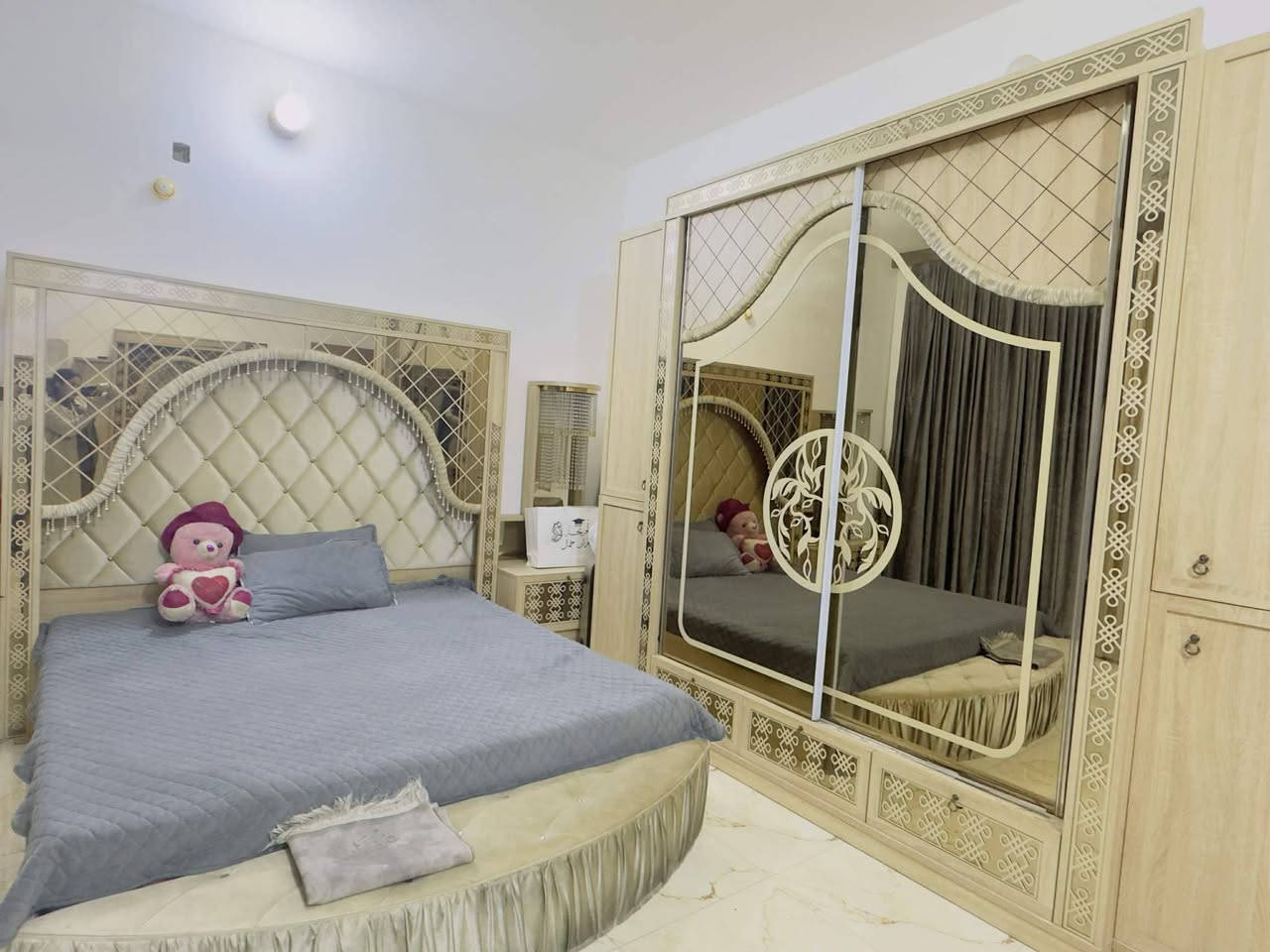 للبيع ٩ قطع نوم تركي حشب زان اصلي ثقبل جام ليزري سعر ٩٥٠ وبيه مجال ع خاص
فلوجه حي الشهداء
*********** للاستفسار
